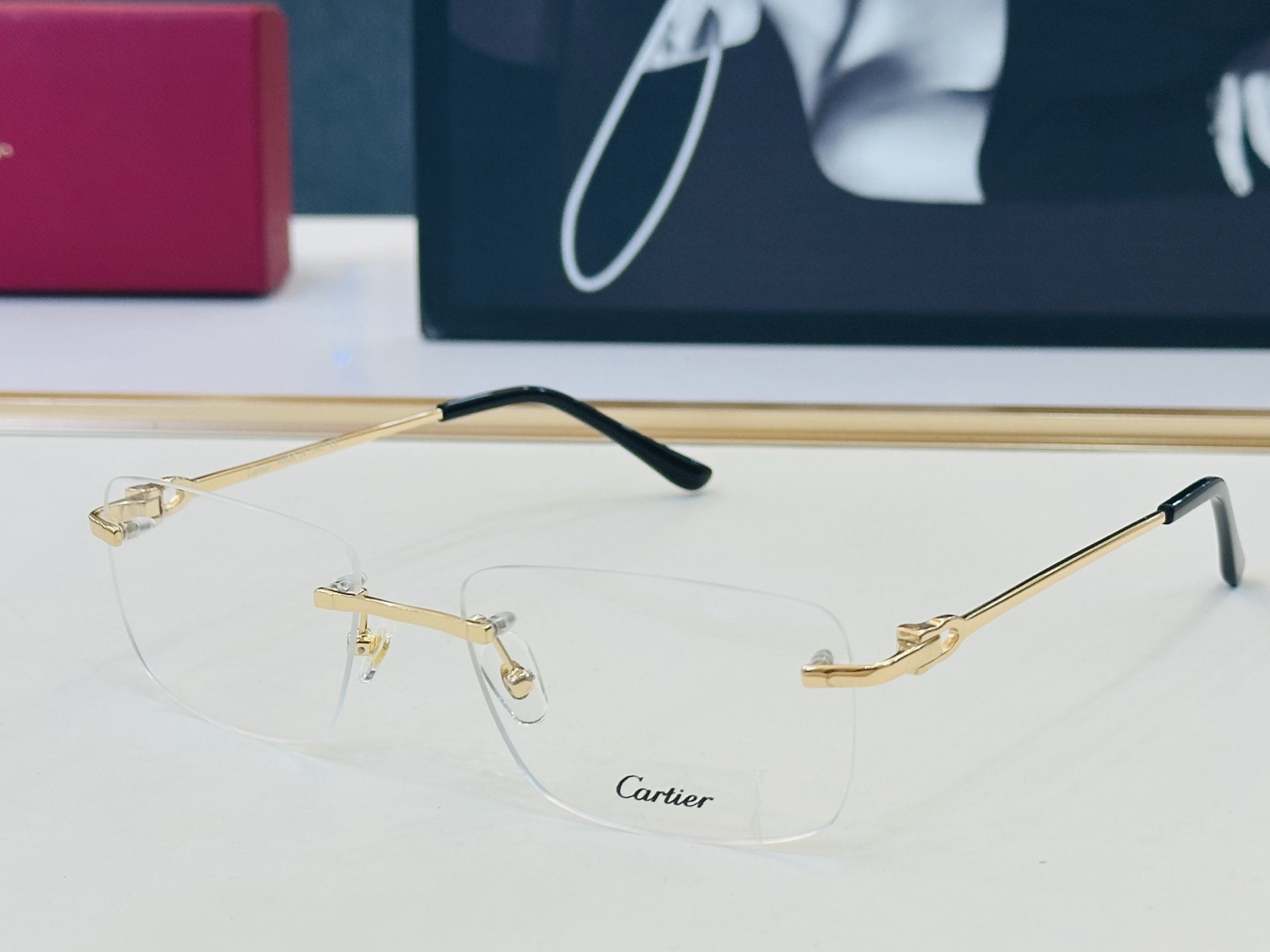 Cartier-卡家 ✨CT05210 Size：56口18-140  不挑脸型 简约大气 时尚休闲 👌
