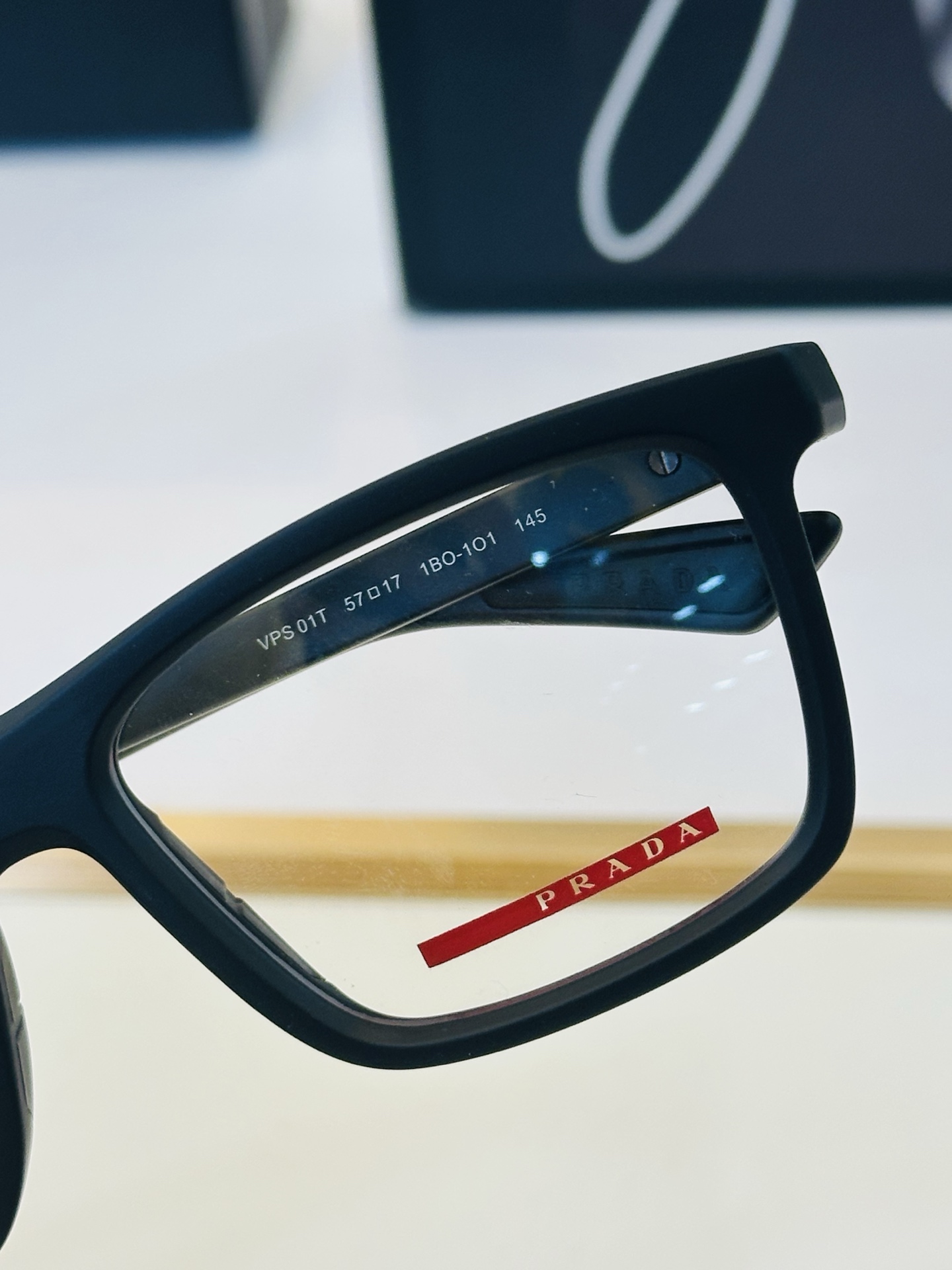🔺PRAD*🔻普家 VPS 01T Size：57口17-145 眼镜系列堪称精湛制作 彰显独特个 W 