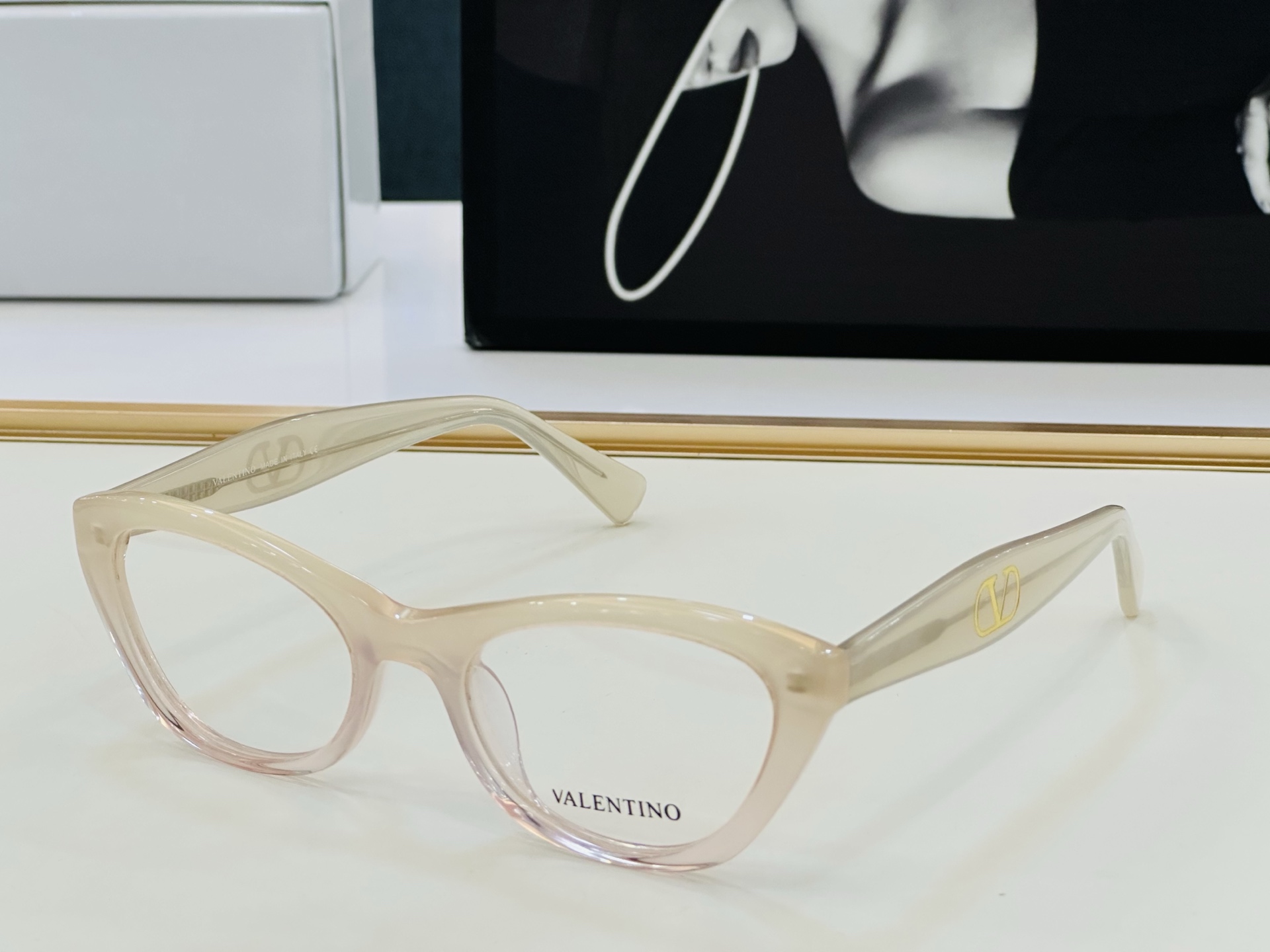 VALENYIN* 华伦天奴 VG00120    Size：52口19-140  🔝🔝流行框架 L😍个