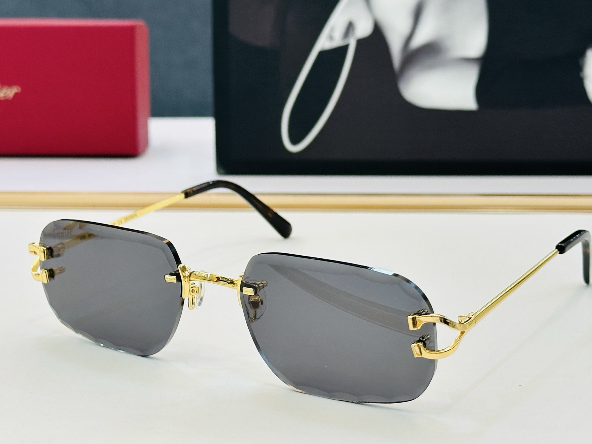 NO:897507,Original Cartie* Kajia official website classic sunglasses CT2820829 Size 54 mouth 21-135 Big brand brand with exquisite electroplating process L looks full of temperament when worn!  glasses, sunglasses, sunglasses, glasses, cartier19860909原版Cartie* 卡家 官网经典款 太阳镜 CT2820829 Size54口21-135 电镀工艺精湛大牌品 L戴起来气质十足！ 眼镜墨镜太阳镜,眼镜,cartier,glasses