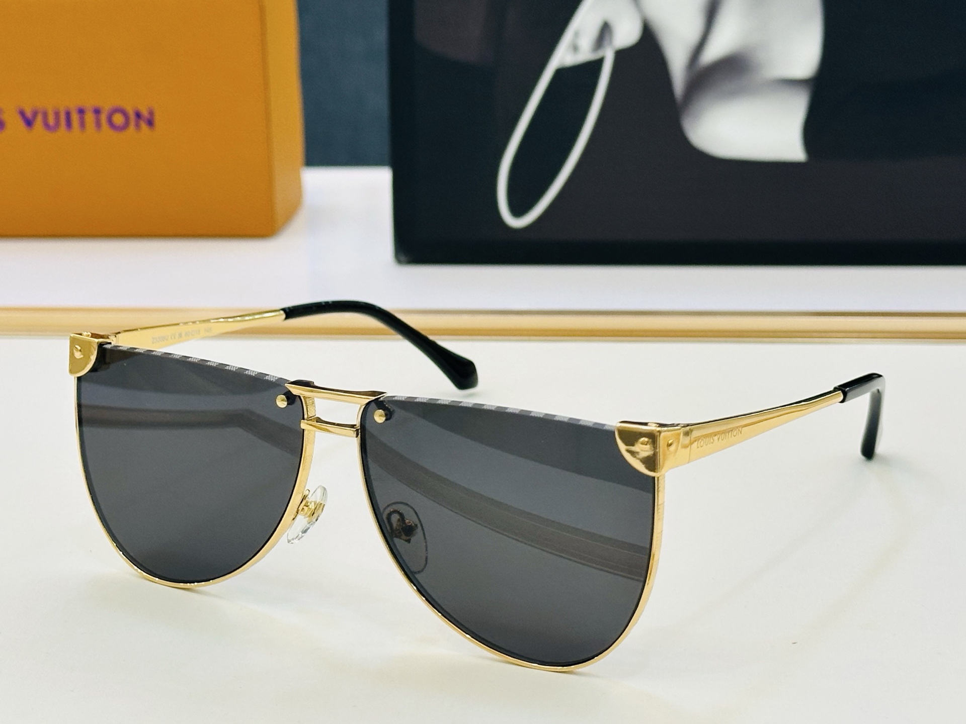 NO:897526,Louis Vuitton Z3208U Size 60 mouth 15 - Vibrant, show your unique personality and show your majesty qj high quality glasses, sunglasses, sunglasses, glasses, louis vuitton19860909路易家 Z3208U Size60口15- 充满活力的 展现独特个性展现大气的你 qj高品质 眼镜墨镜太阳镜,眼镜,louis vuitton,glasses