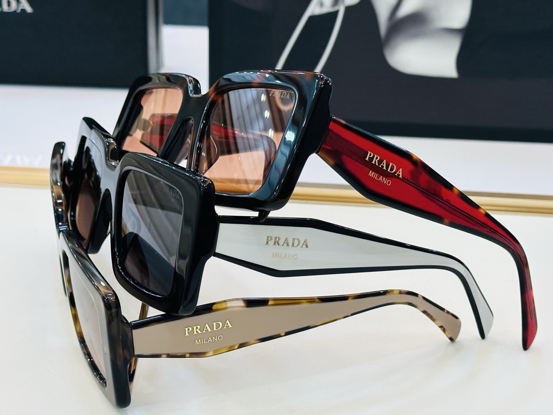 🔺PRAD*🔻普家 PR2198S Size：54口22-145   眼镜系列堪称精湛制作 彰显独特个 