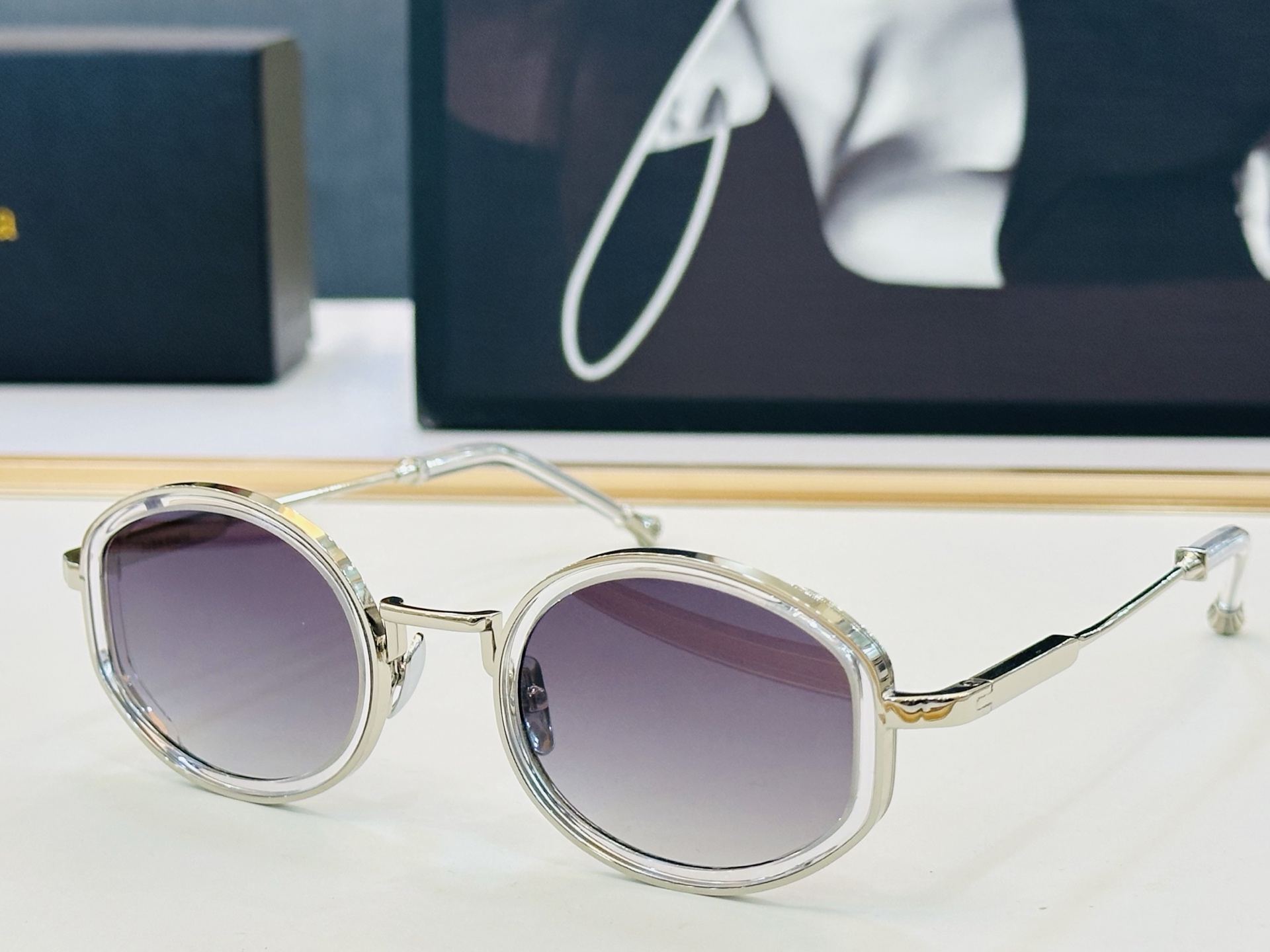 JACQUES MARIE C301 Size：49口24-145 日本手工眼镜 镜框採用上板材打造出 