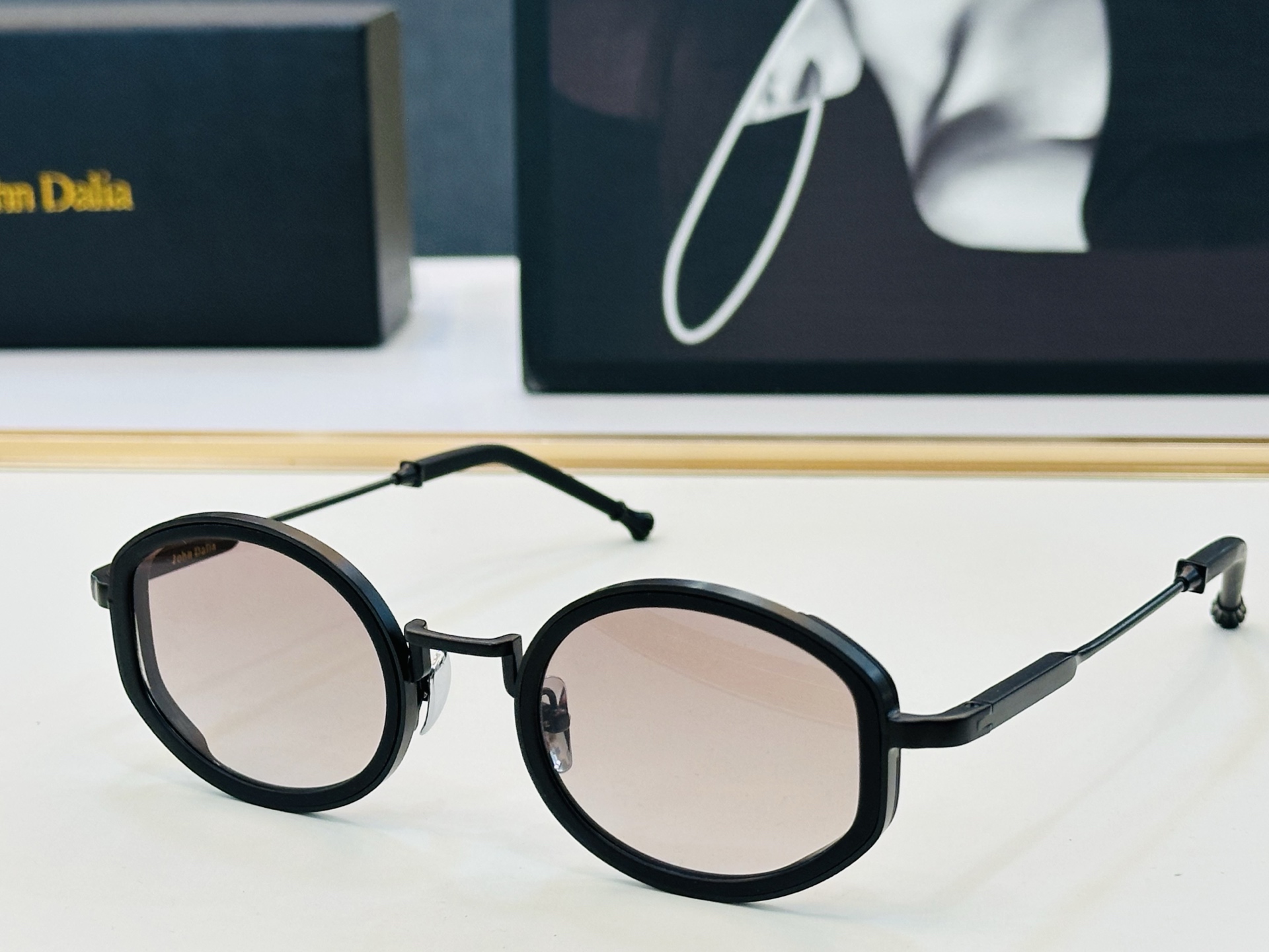 JACQUES MARIE C301 Size：49口24-145 日本手工眼镜 镜框採用上板材打造出 