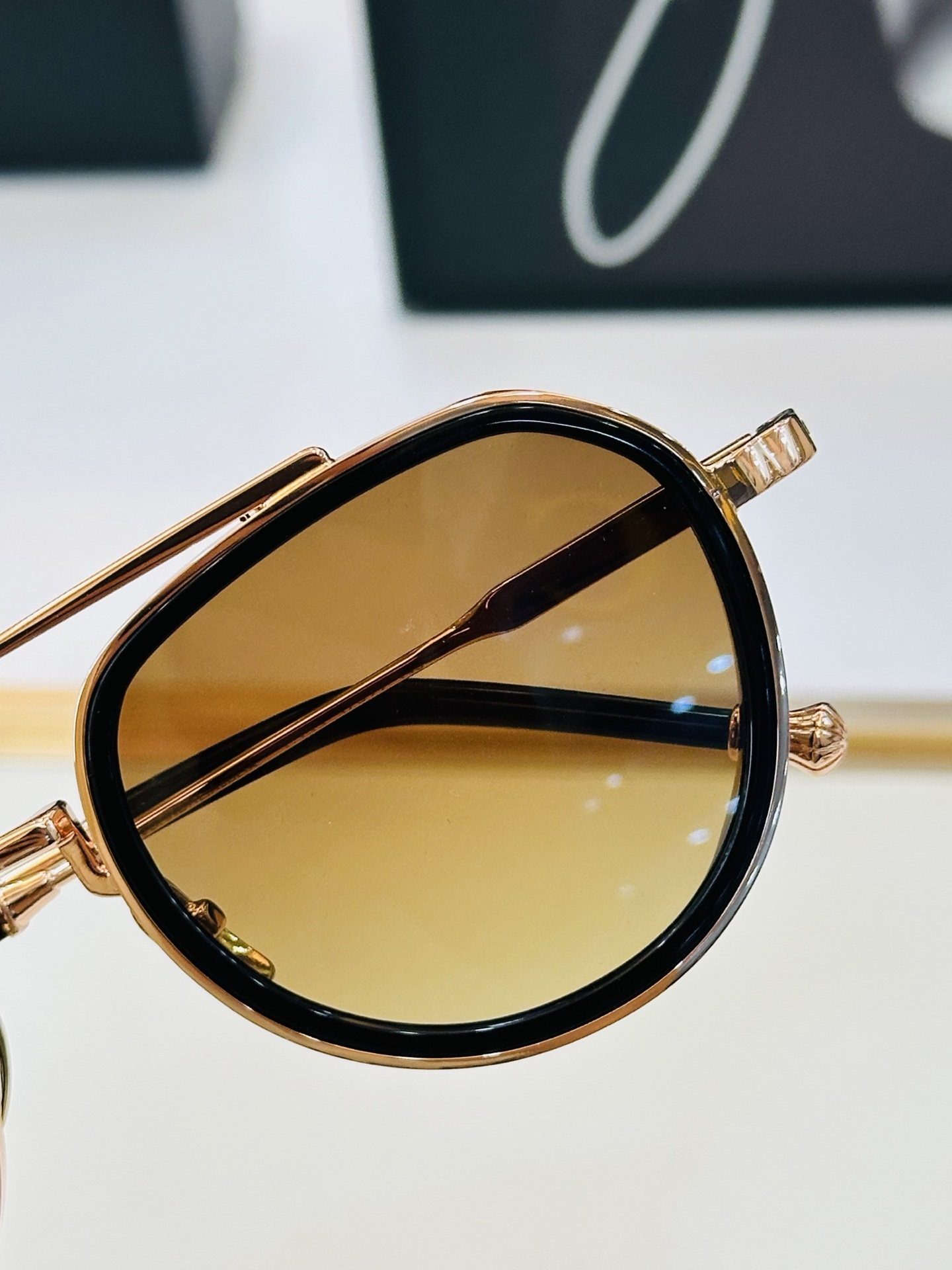 JACQUES MARIE C301 Size：52口22-145 日本手工眼镜 镜框採用上板材打造出 