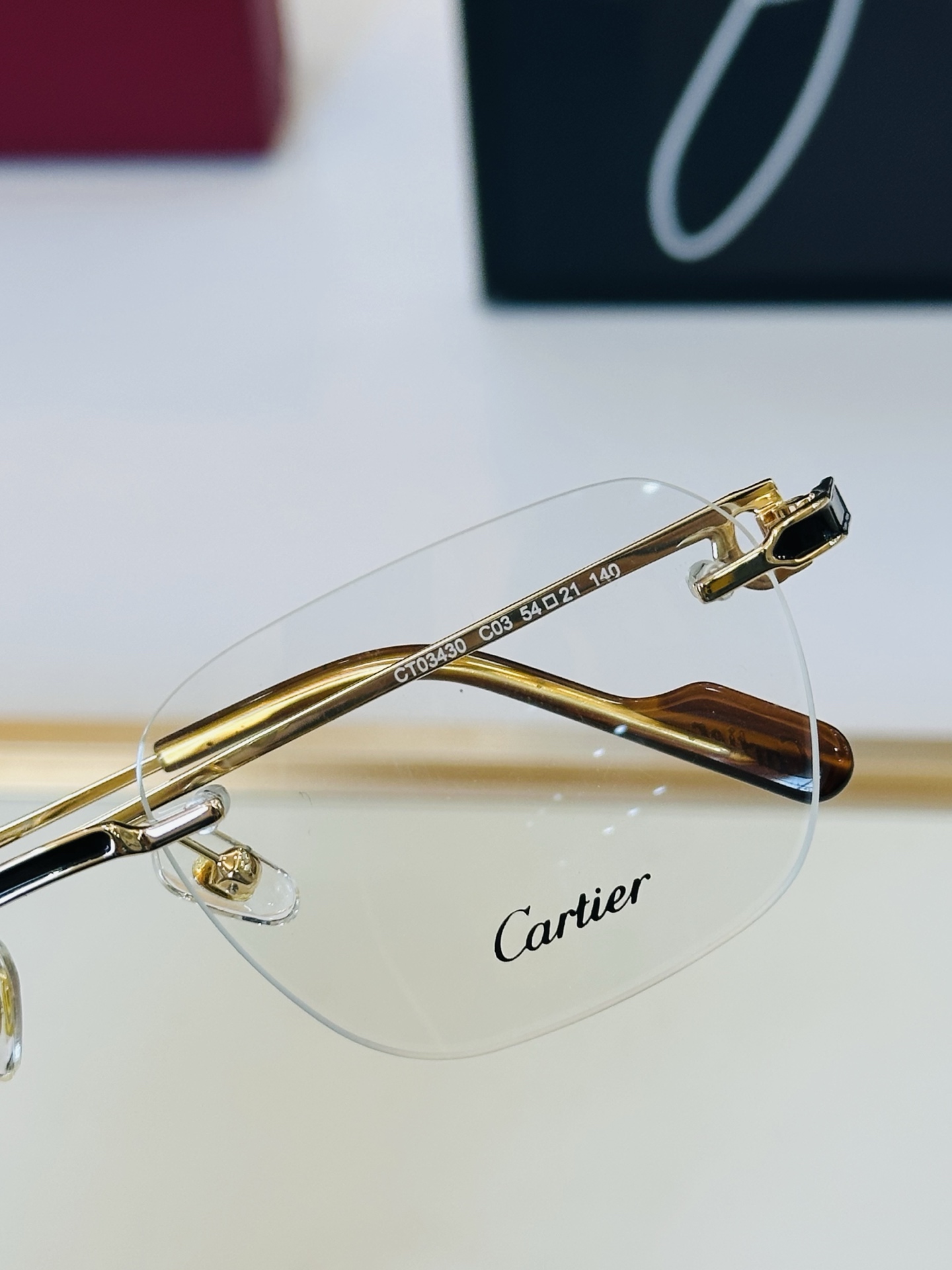 Cartier-卡家 ✨CT03430 Size：54口21-140  不挑脸型 简约大气 时尚休闲 👌