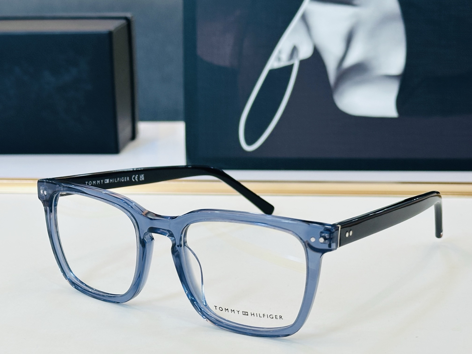官网同步发售TOMMY HILFIGER 板材框 TH2034 SIZE：52口20-145 L简单大气