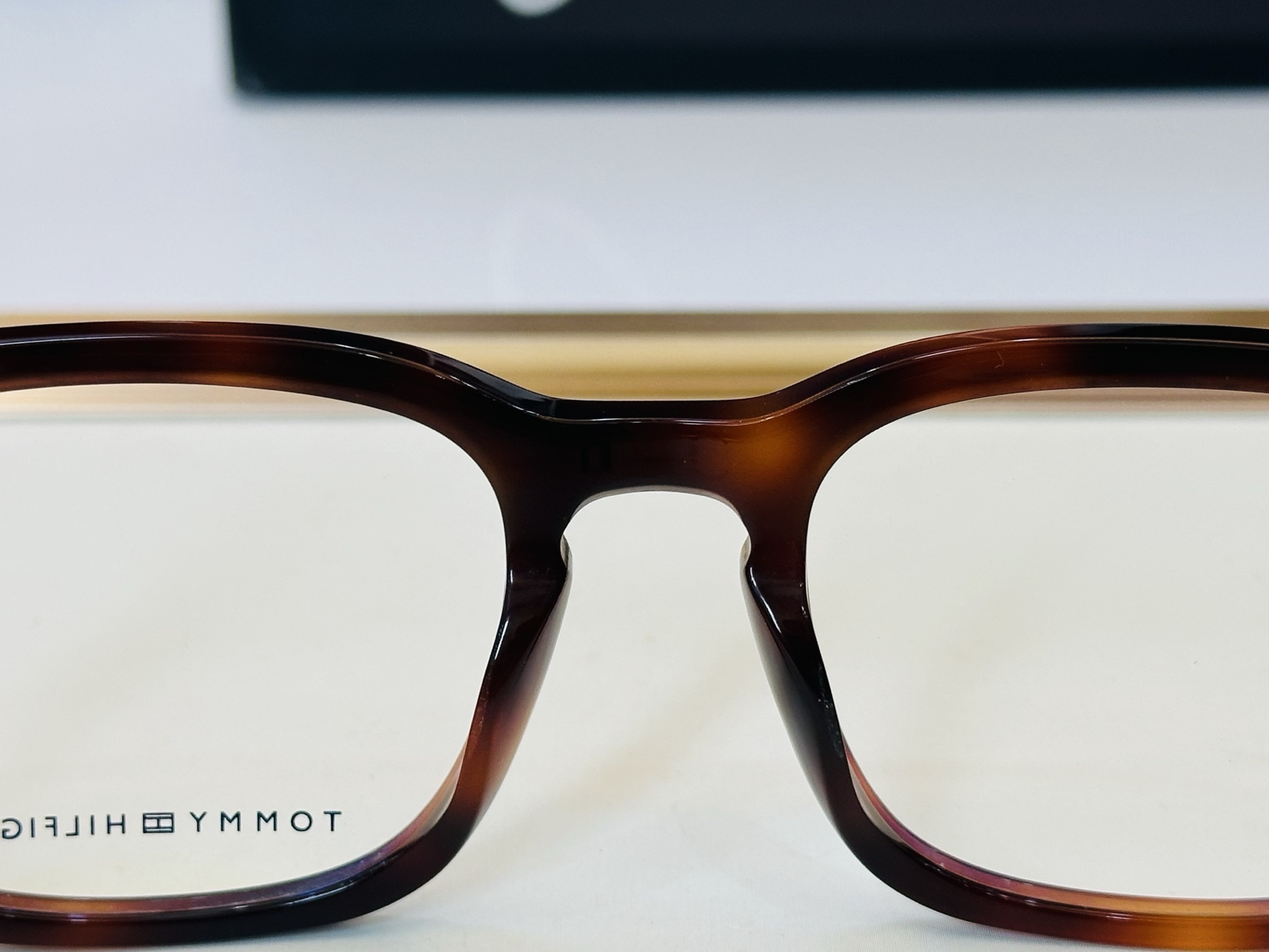 官网同步发售TOMMY HILFIGER 板材框 TH2034 SIZE：52口20-145 L简单大气
