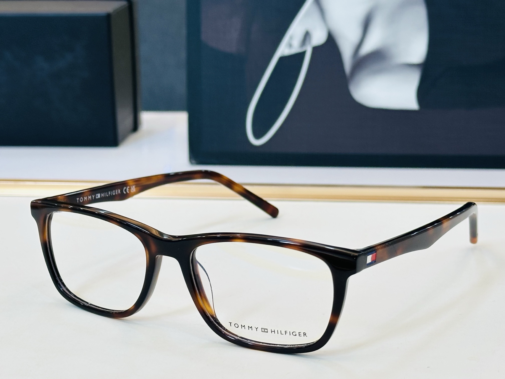 官网同步发售TOMMY HILFIGER 板材框 TH2025  SIZE：53口17-145 L简单大