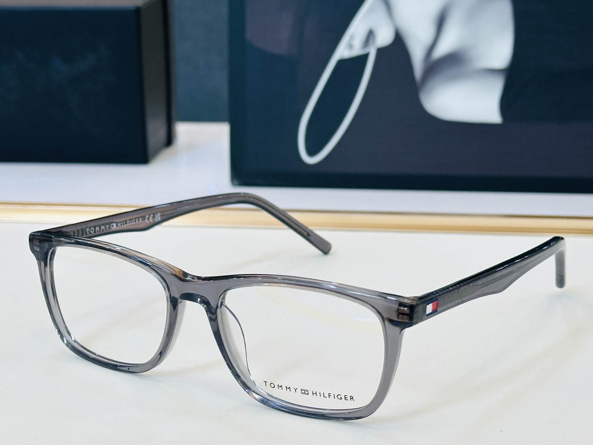 官网同步发售TOMMY HILFIGER 板材框 TH2025  SIZE：53口17-145 L简单大