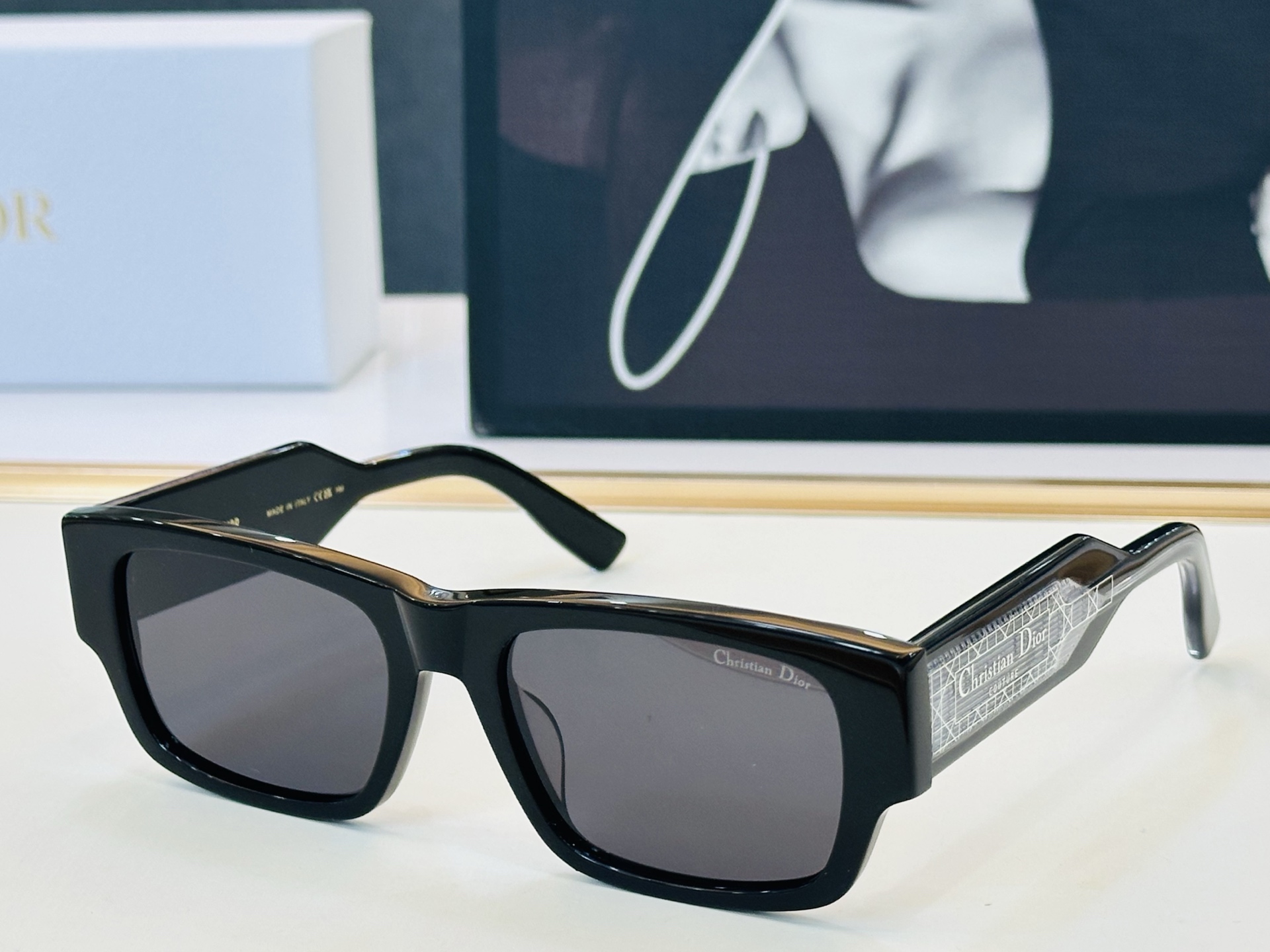 🔻🔻🔻DIO* S1I UCR 迪家 Size：55口19-145   😎🔆。。搭配镜腿精致配饰 K官网款 质量上佳 