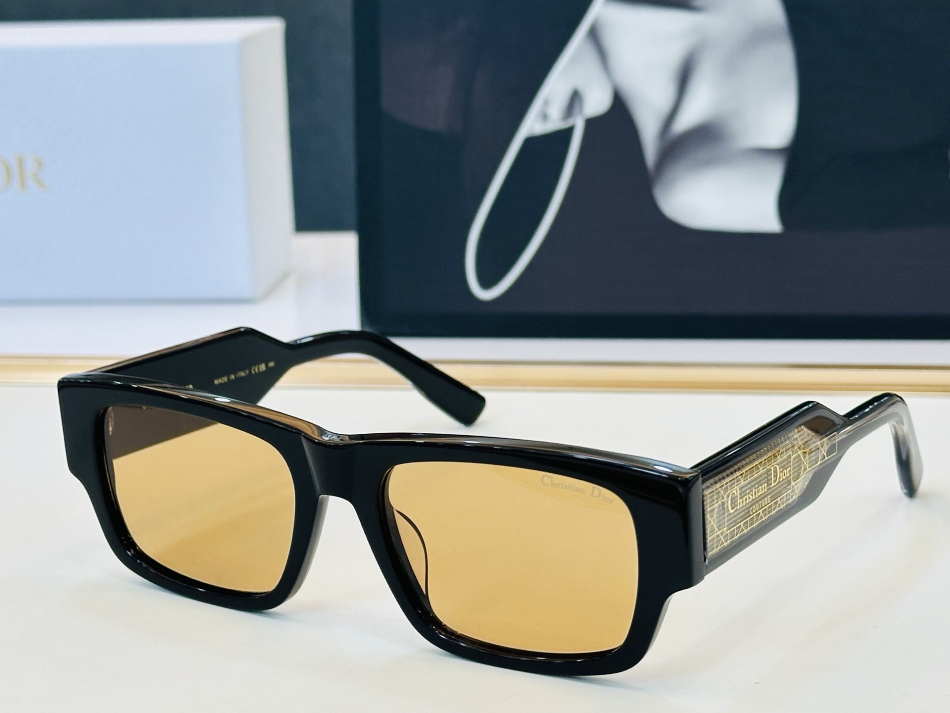 🔻🔻🔻DIO* S1I UCR 迪家 Size：55口19-145   😎🔆。。搭配镜腿精致配饰 K官网款 质量上佳 