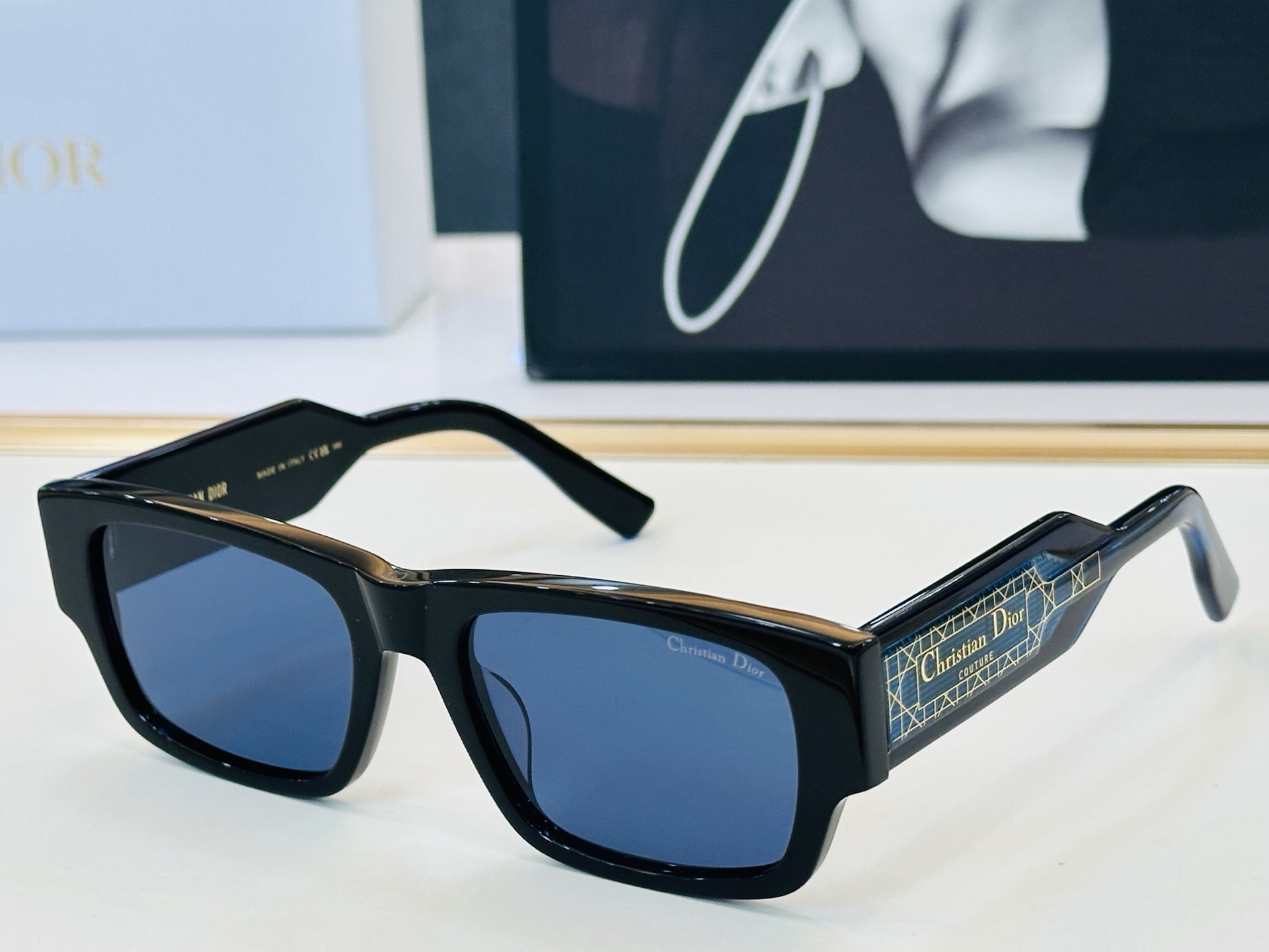 🔻🔻🔻DIO* S1I UCR 迪家 Size：55口19-145   😎🔆。。搭配镜腿精致配饰 K官网款 质量上佳 
