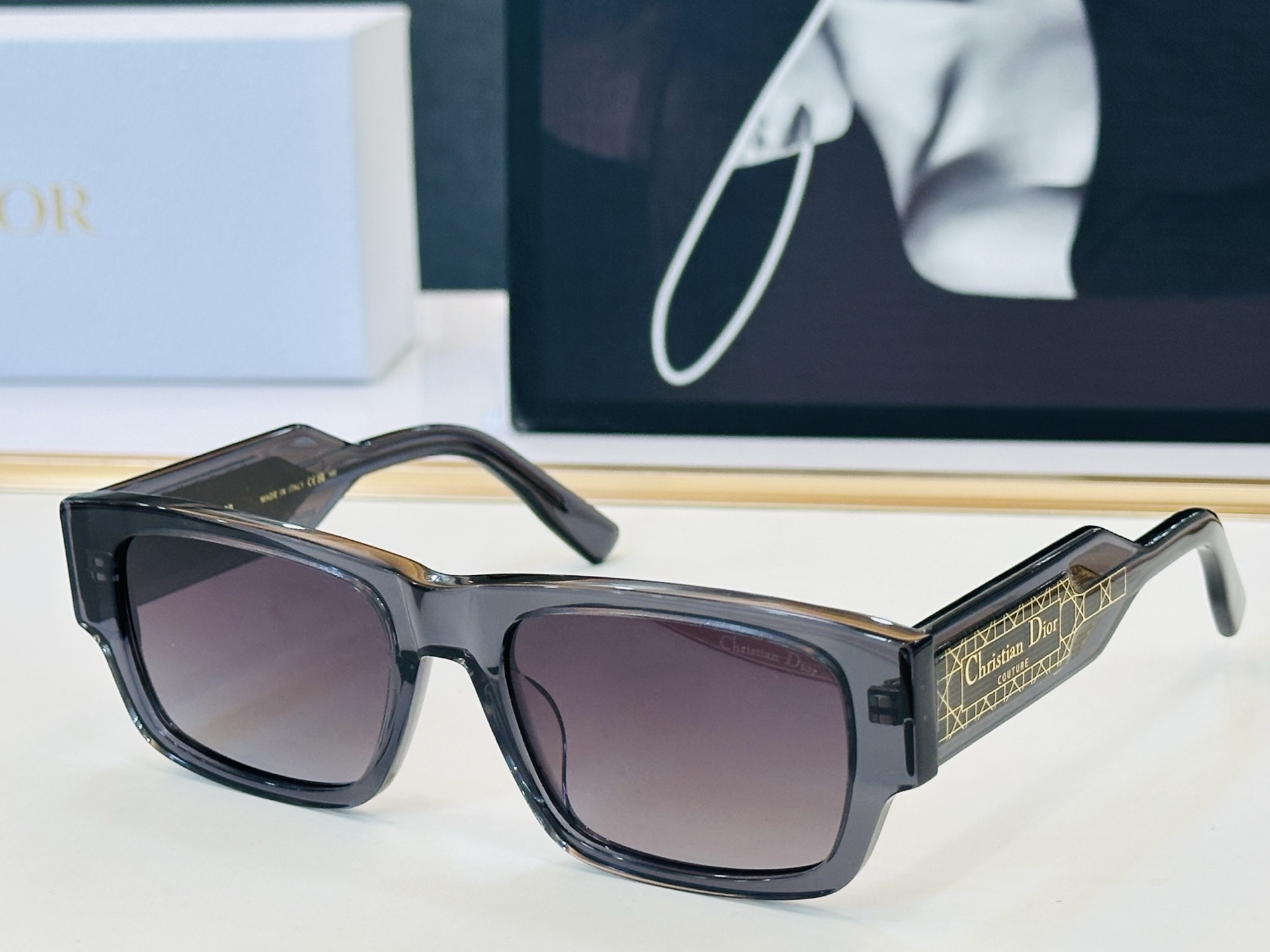 🔻🔻🔻DIO* S1I UCR 迪家 Size：55口19-145   😎🔆。。搭配镜腿精致配饰 K官网款 质量上佳 