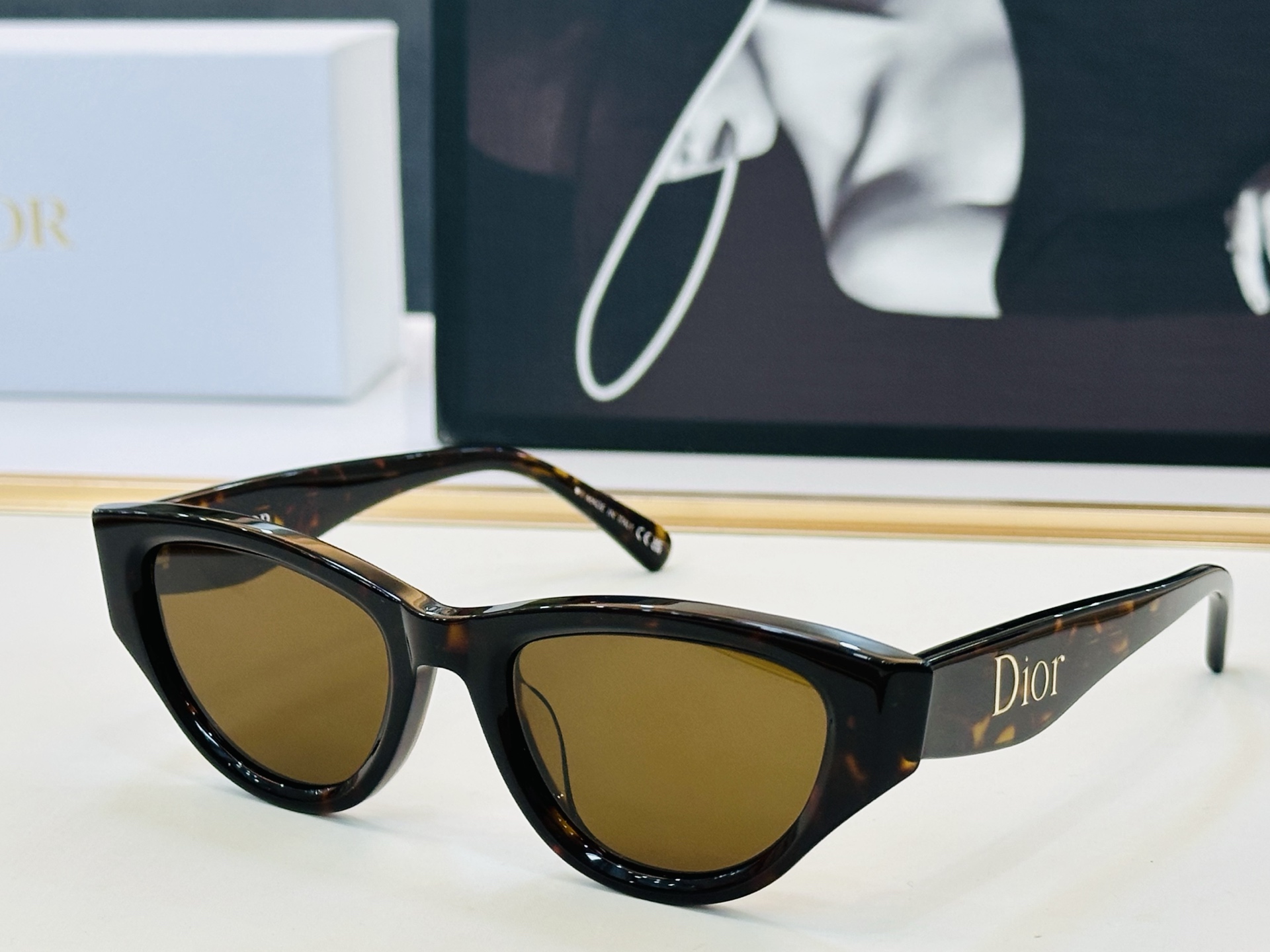 🔻🔻🔻DIO* 迪家 B1I Size：52口20-140   春夏款墨镜 😎🔆 FD搭配镜腿精致 质量上佳 