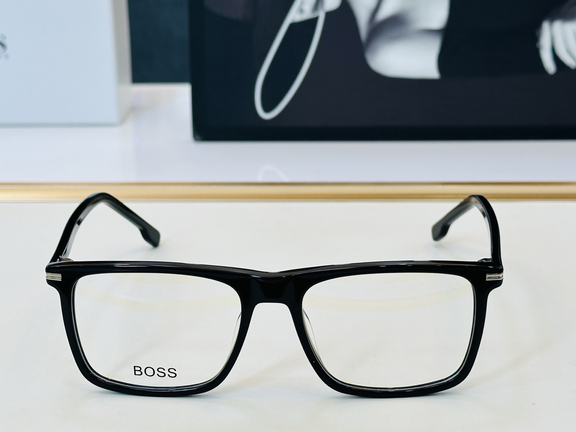 🆕 BOSS 1754 Size：54口17-145   🕶🕶💋💋👣👣  不挑脸 🍁经典不过时框型 L品质优良 配光架 