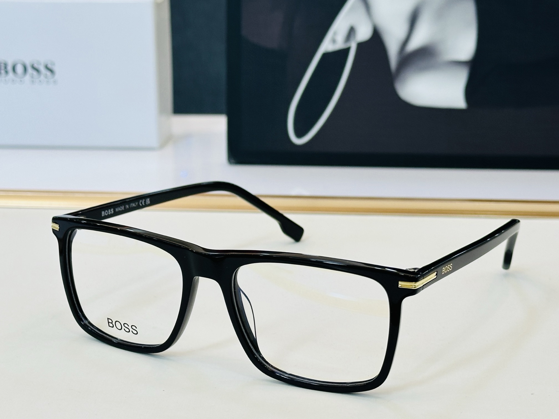 🆕 BOSS 1754 Size：54口17-145   🕶🕶💋💋👣👣  不挑脸 🍁经典不过时框型 L品质优良 配光架 