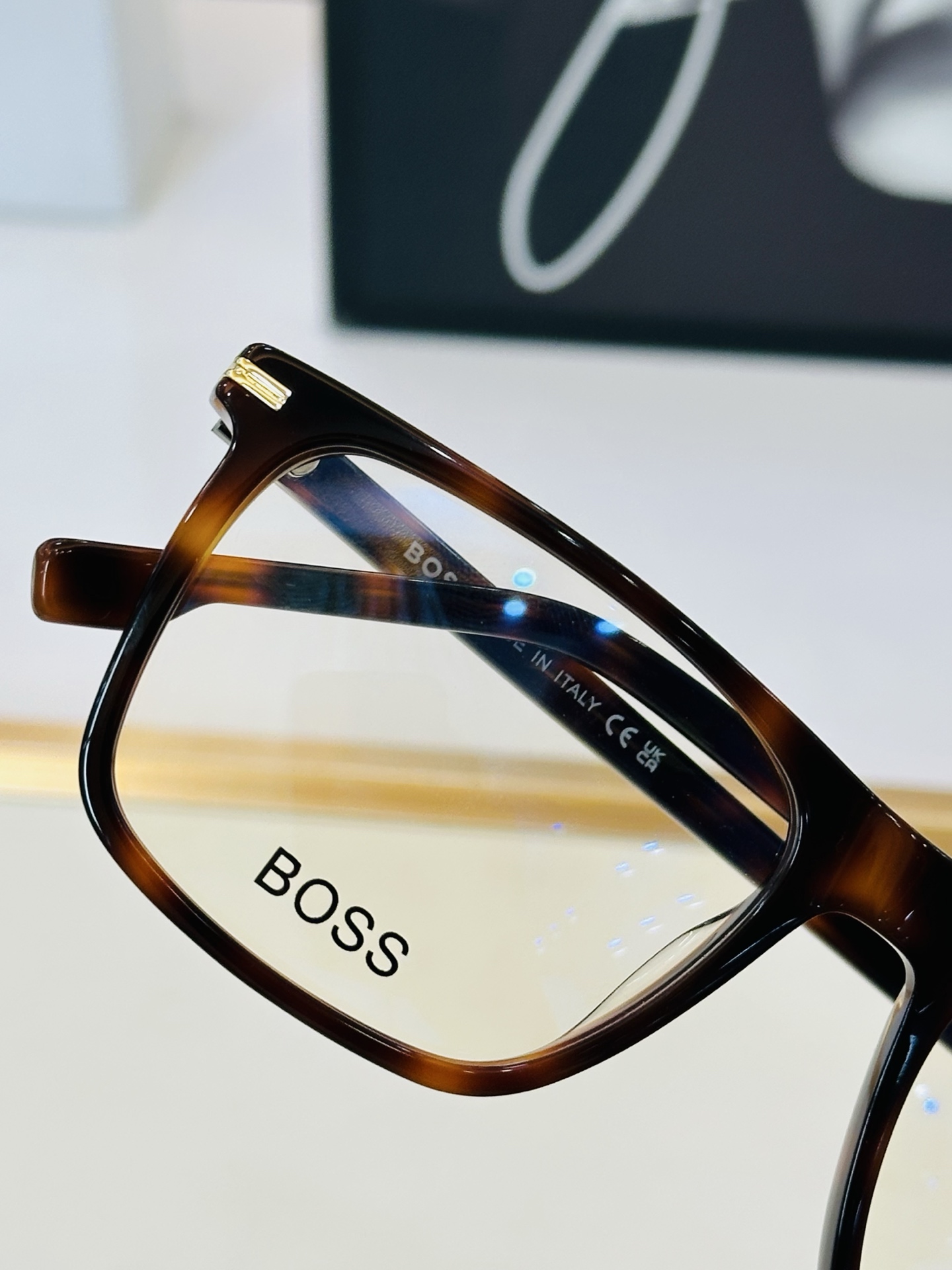 🆕 BOSS 1754 Size：54口17-145   🕶🕶💋💋👣👣  不挑脸 🍁经典不过时框型 L品质优良 配光架 