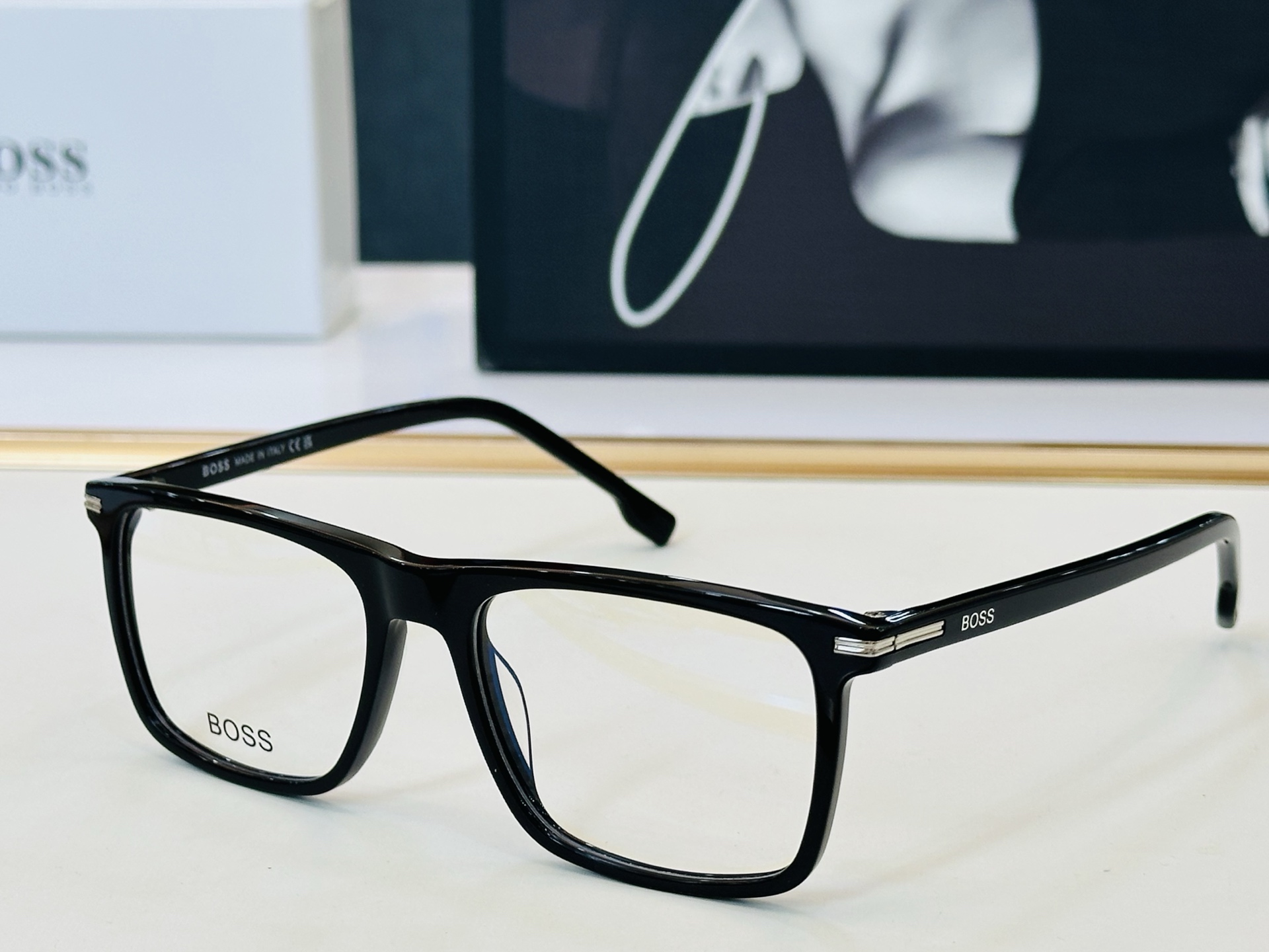 🆕 BOSS 1754 Size：54口17-145   🕶🕶💋💋👣👣  不挑脸 🍁经典不过时框型 L品质优良 配光架 