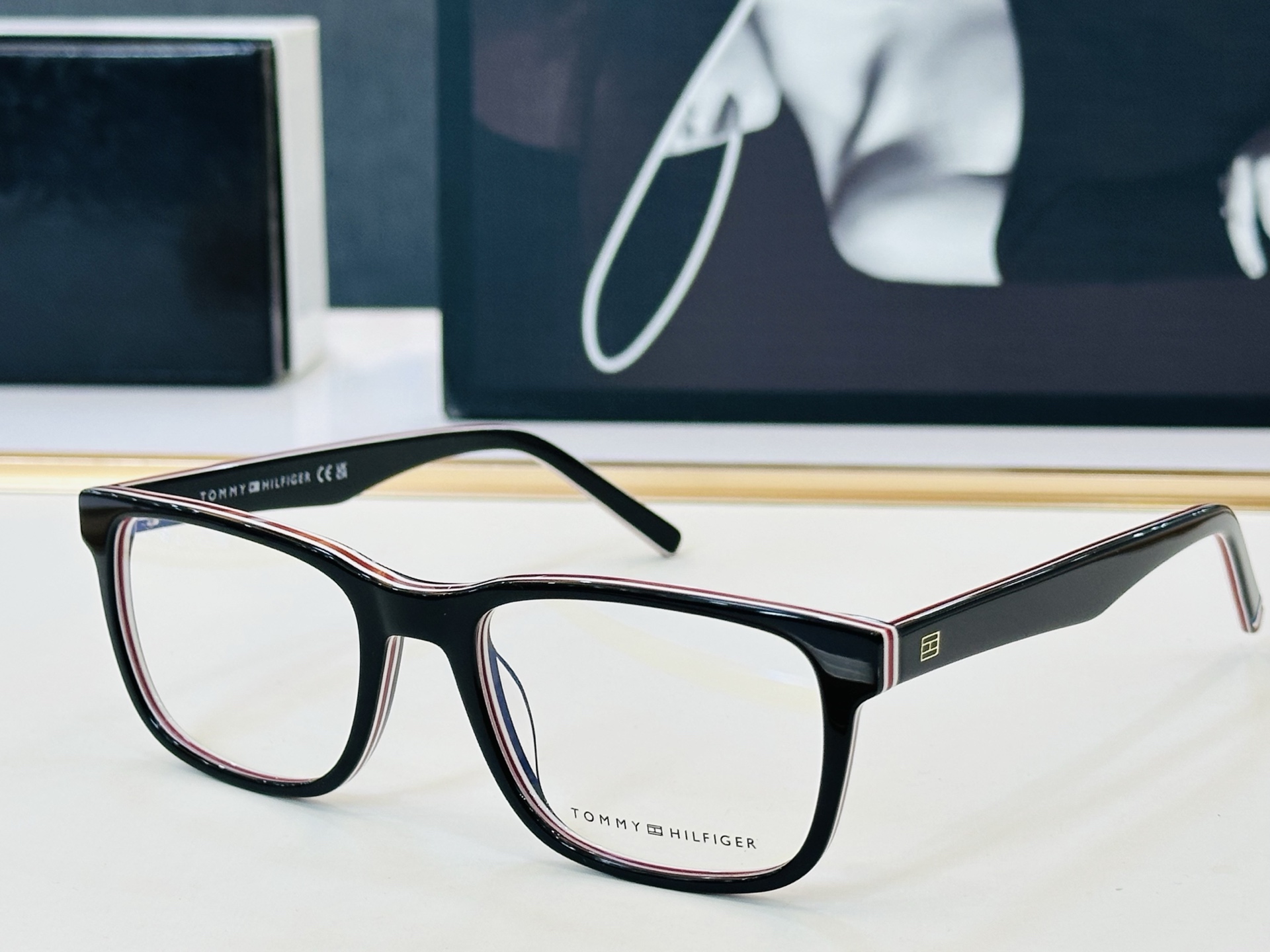 官网同步发售TOMMY HILFIGER 板材框 TH2075   SIZE：54口19-145 L简单大气 配光镜 