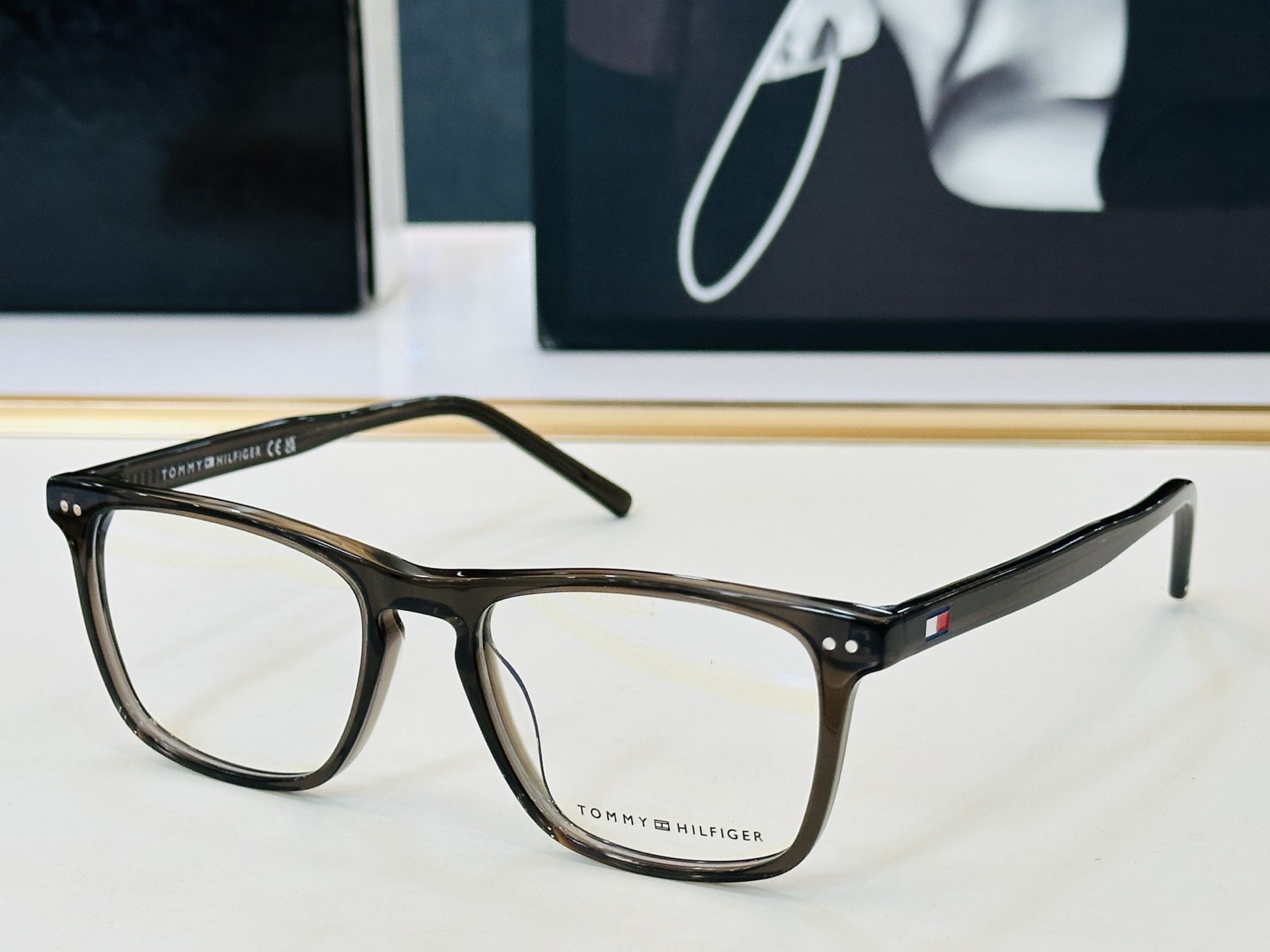 官网同步发售TOMMY HILFIGER 板材框 TH2189    SIZE：53口18-145 L简单大气 配光镜 