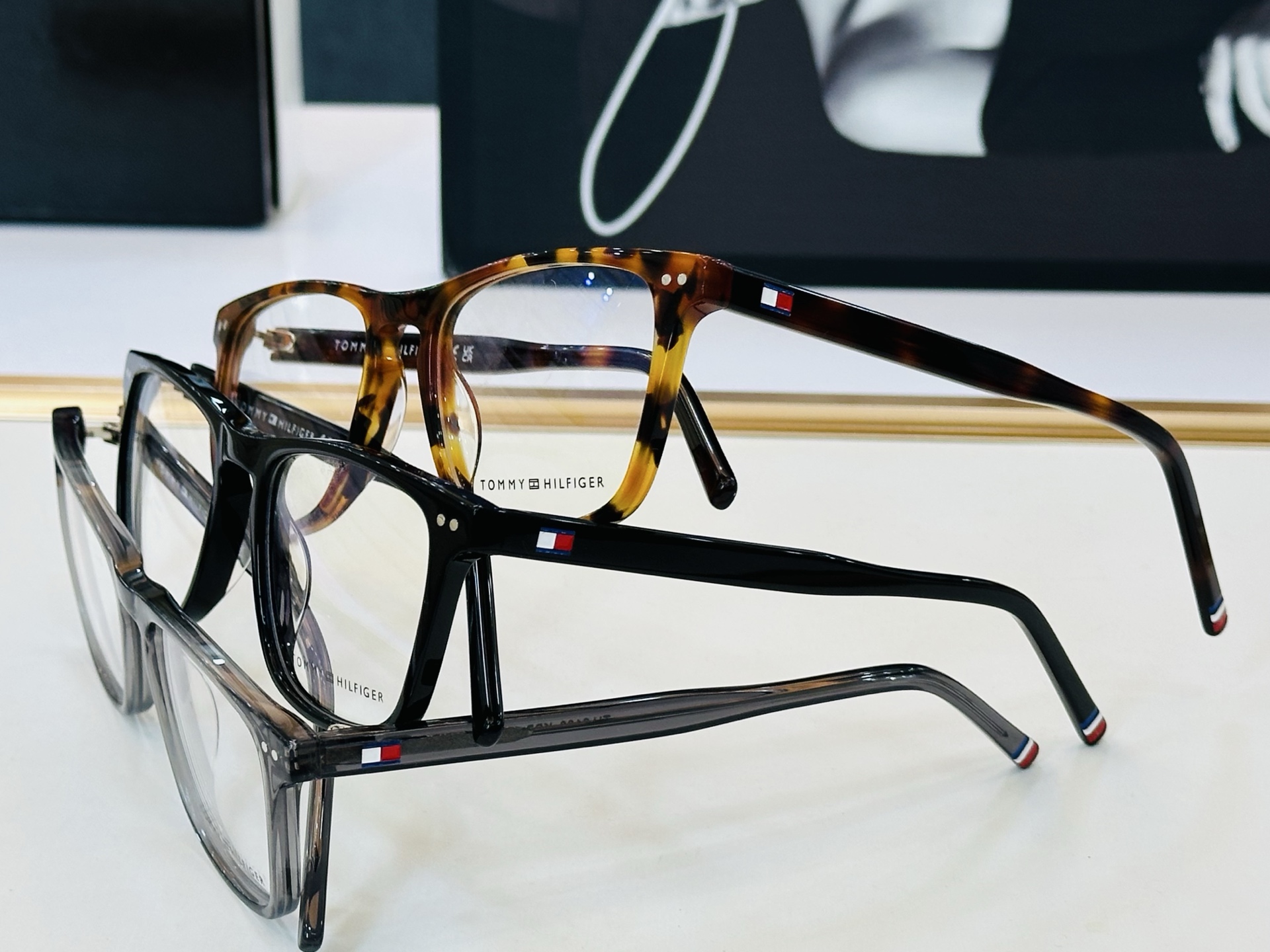 官网同步发售TOMMY HILFIGER 板材框 TH2189    SIZE：53口18-145 L简单大气 配光镜 