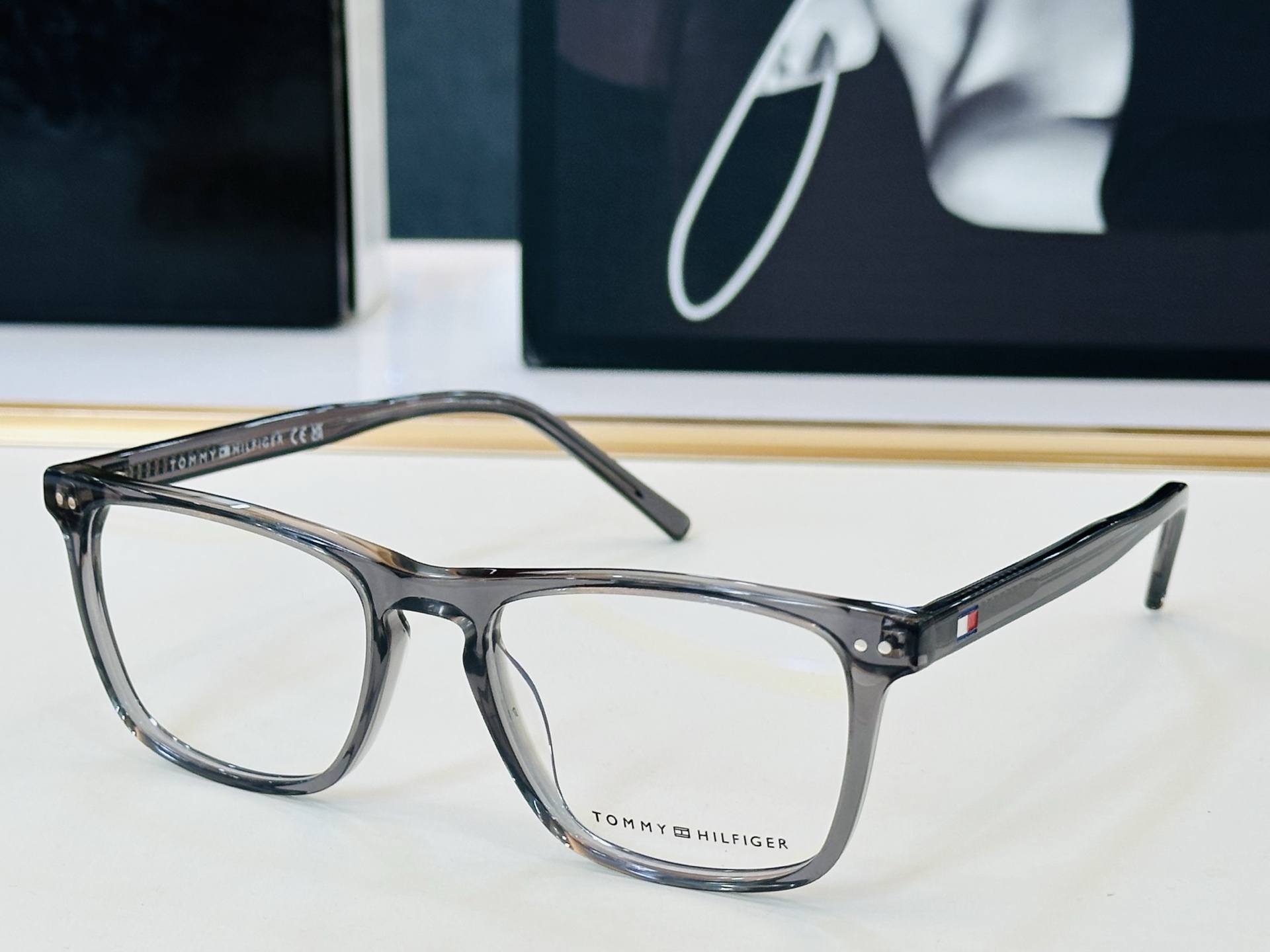 官网同步发售TOMMY HILFIGER 板材框 TH2189    SIZE：53口18-145 L简单大气 配光镜 