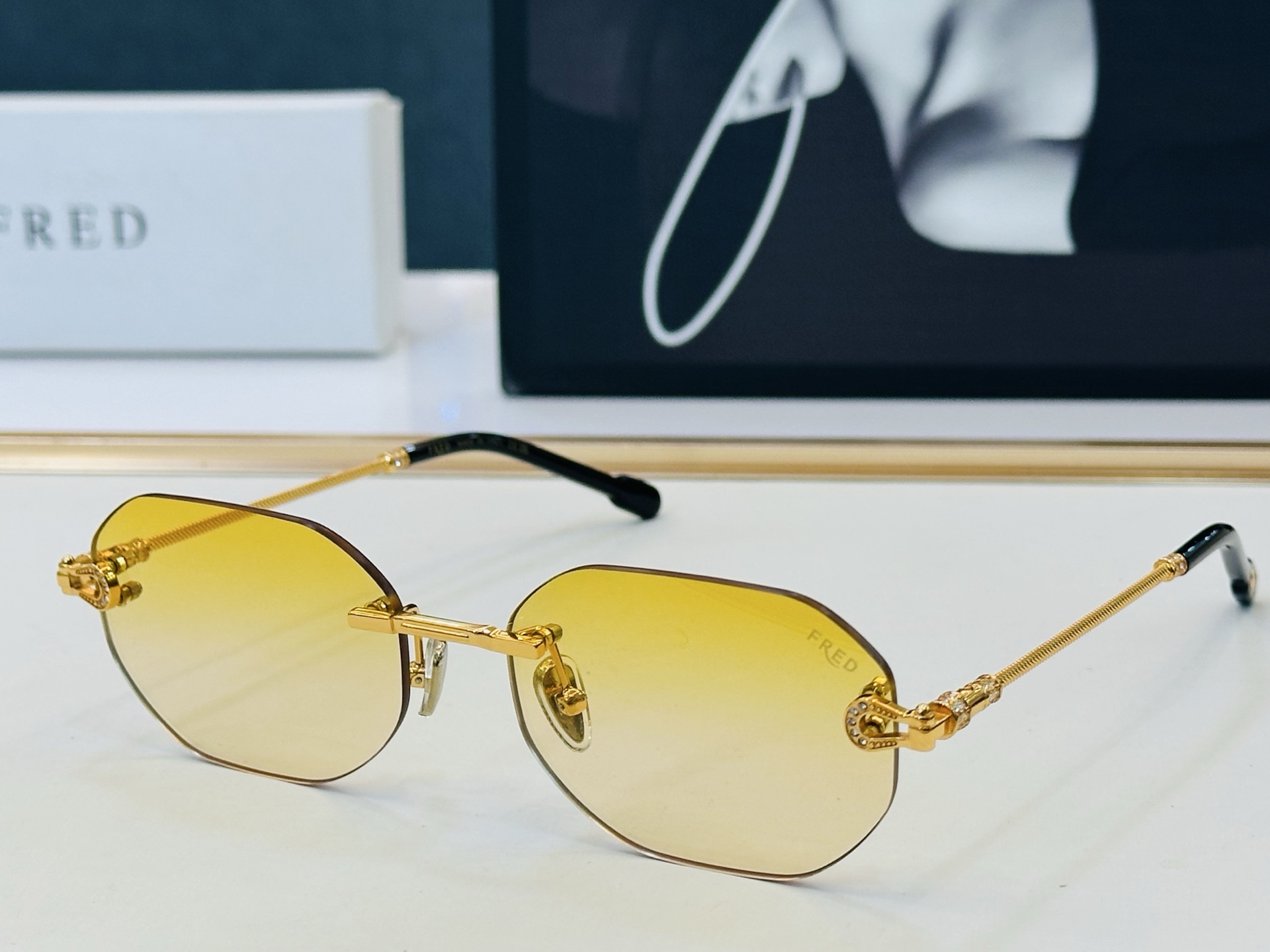 🔺FRED🔻法兰 FG57165U Size：58口18-145 醒目品牌logo扣扣 🔝🔝bm上脸超美 太阳镜 内镀蓝