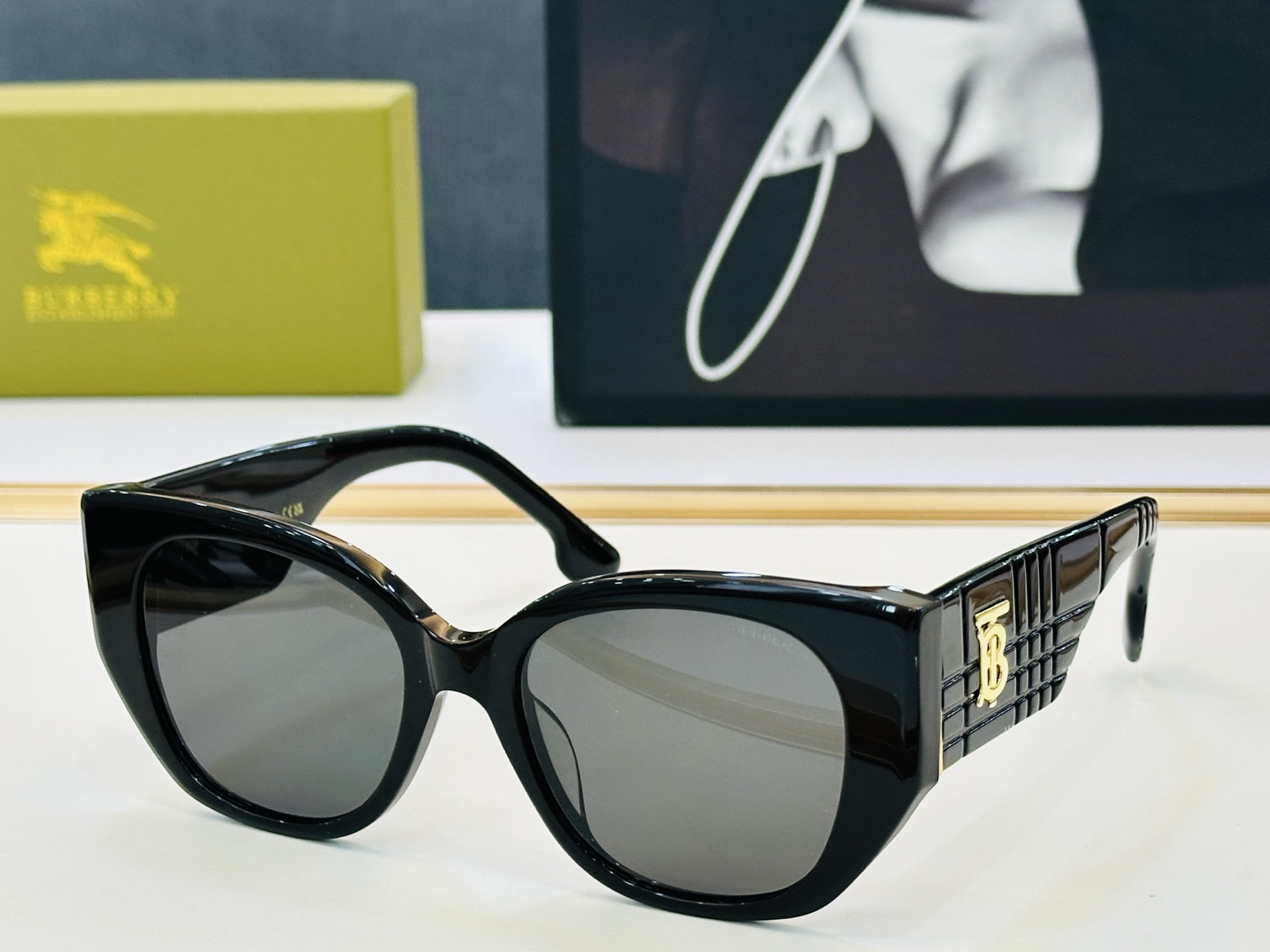 高品质✨BURBERR*✨ 巴家 BE6020 Size：54口19-145 女款太阳眼镜[得意]🌲🌲 J高品质 特色镜