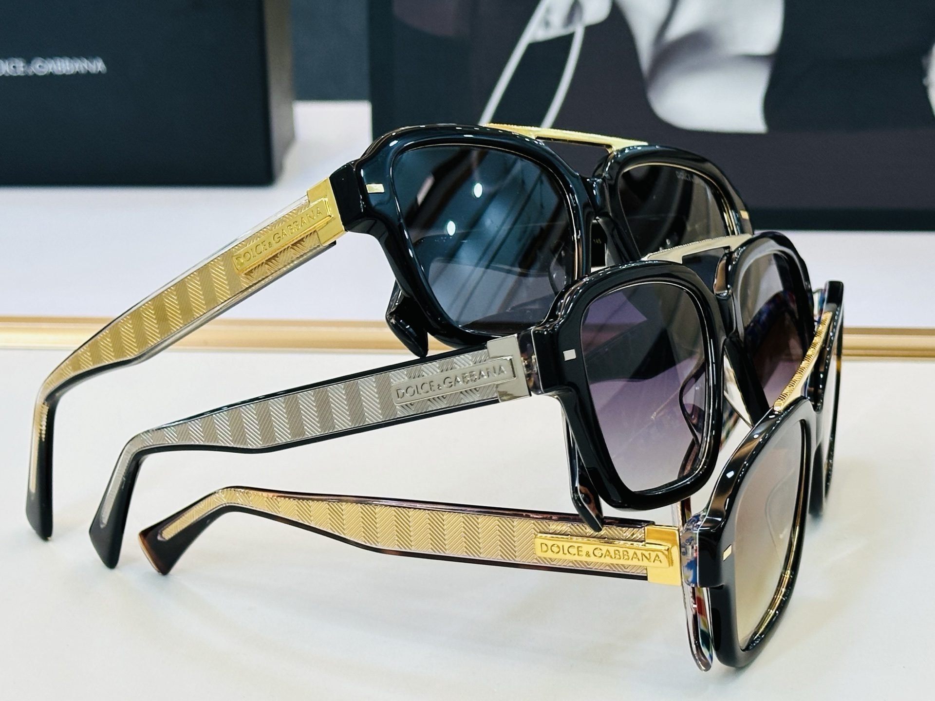 🆕 官网款 🔺DOLCE&GABBAN*🔻杜嘉班*纳新品 DG2214 Size：55口18-145 新颖独特众多颜色🔝
