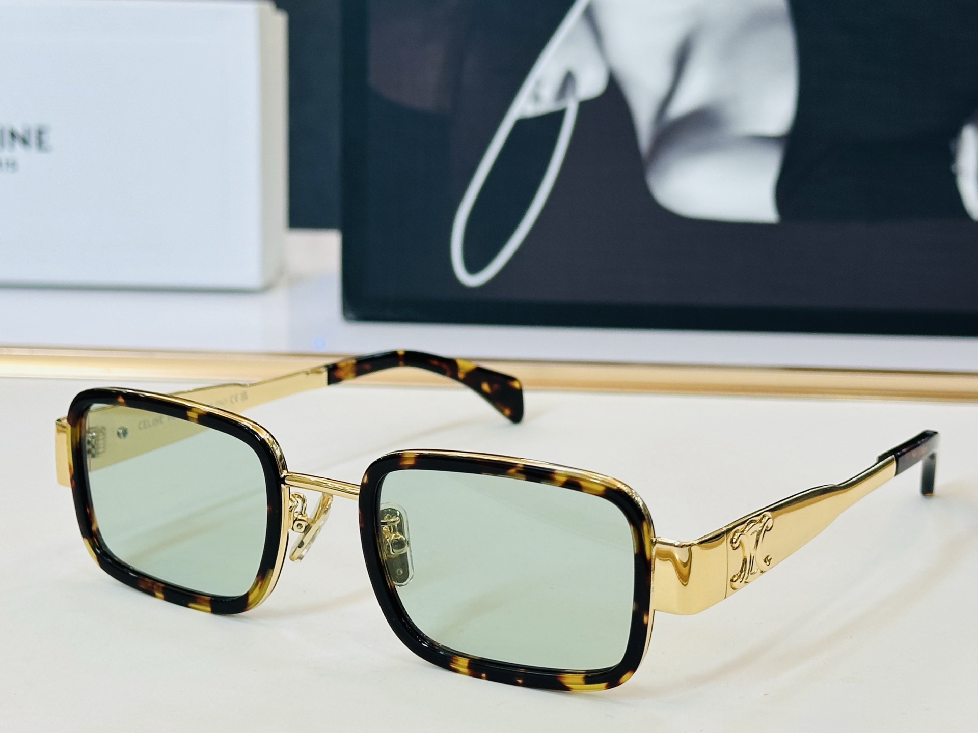 【CELINE】赛琳 CL40335 Size：50口23-145    一直热销的款式 欧美风 L光泽度好 质感强  