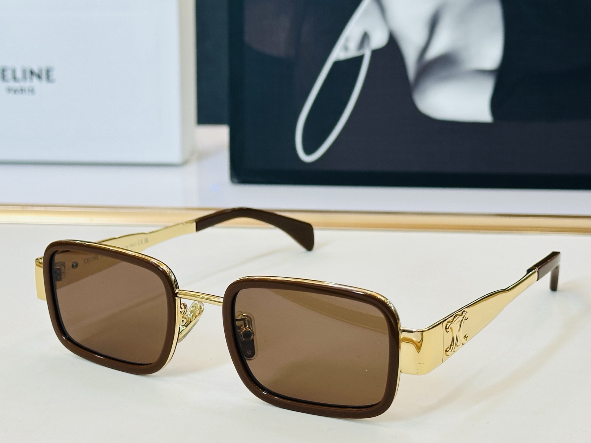 【CELINE】赛琳 CL40335 Size：50口23-145    一直热销的款式 欧美风 L光泽度好 质感强  