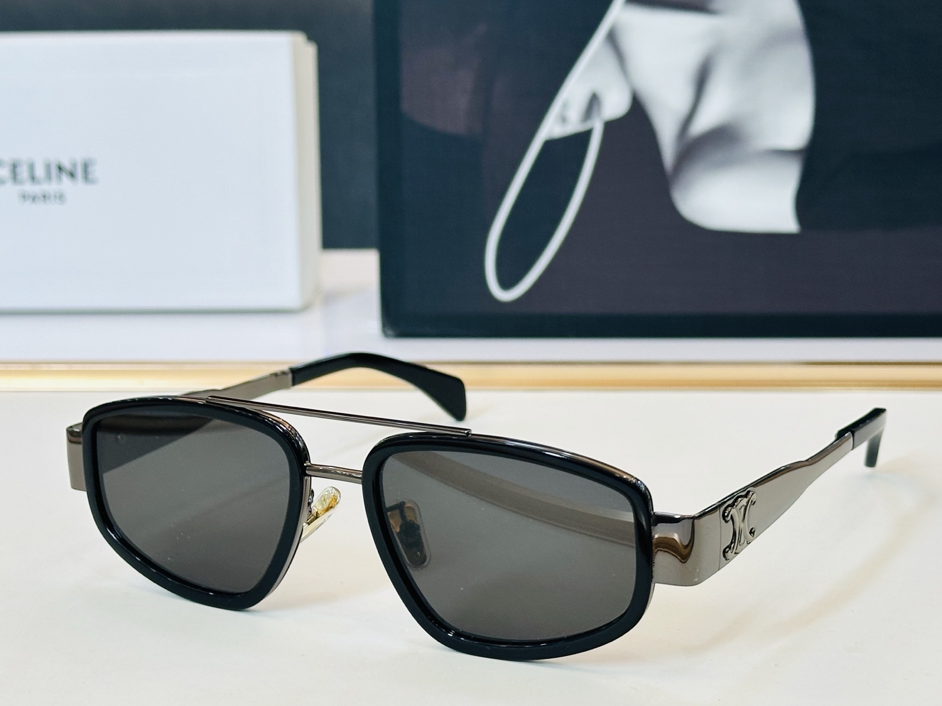 【CELINE】赛琳 CL40337F  Size：53口20-145    一直热销的款式 欧美风 L光泽度好 质感强
