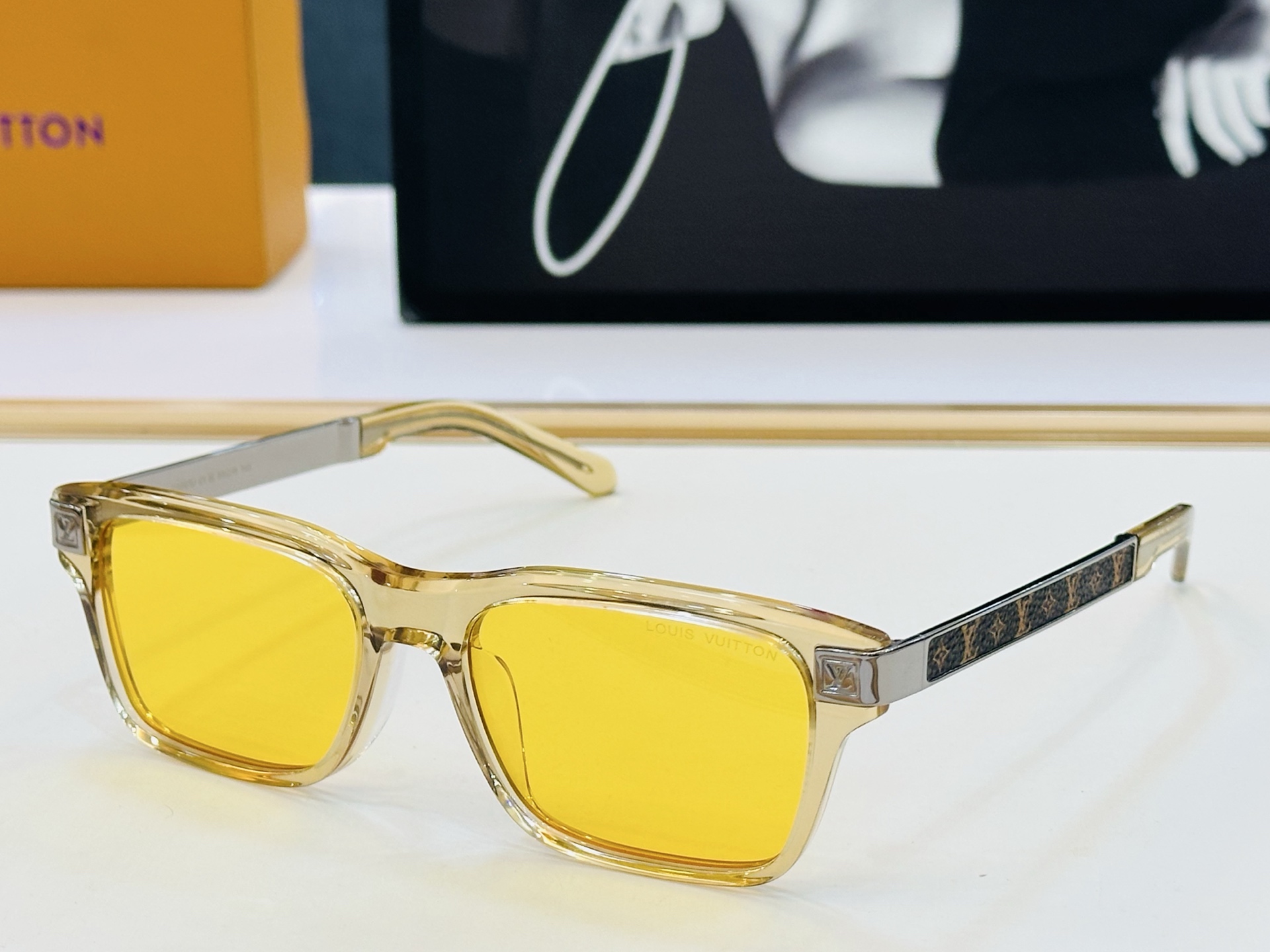 路易家 🎩Z3302U Size：55口18-145  充满活力的 展现独特个性🌟展现大气的你 qj高品质 👍👍 