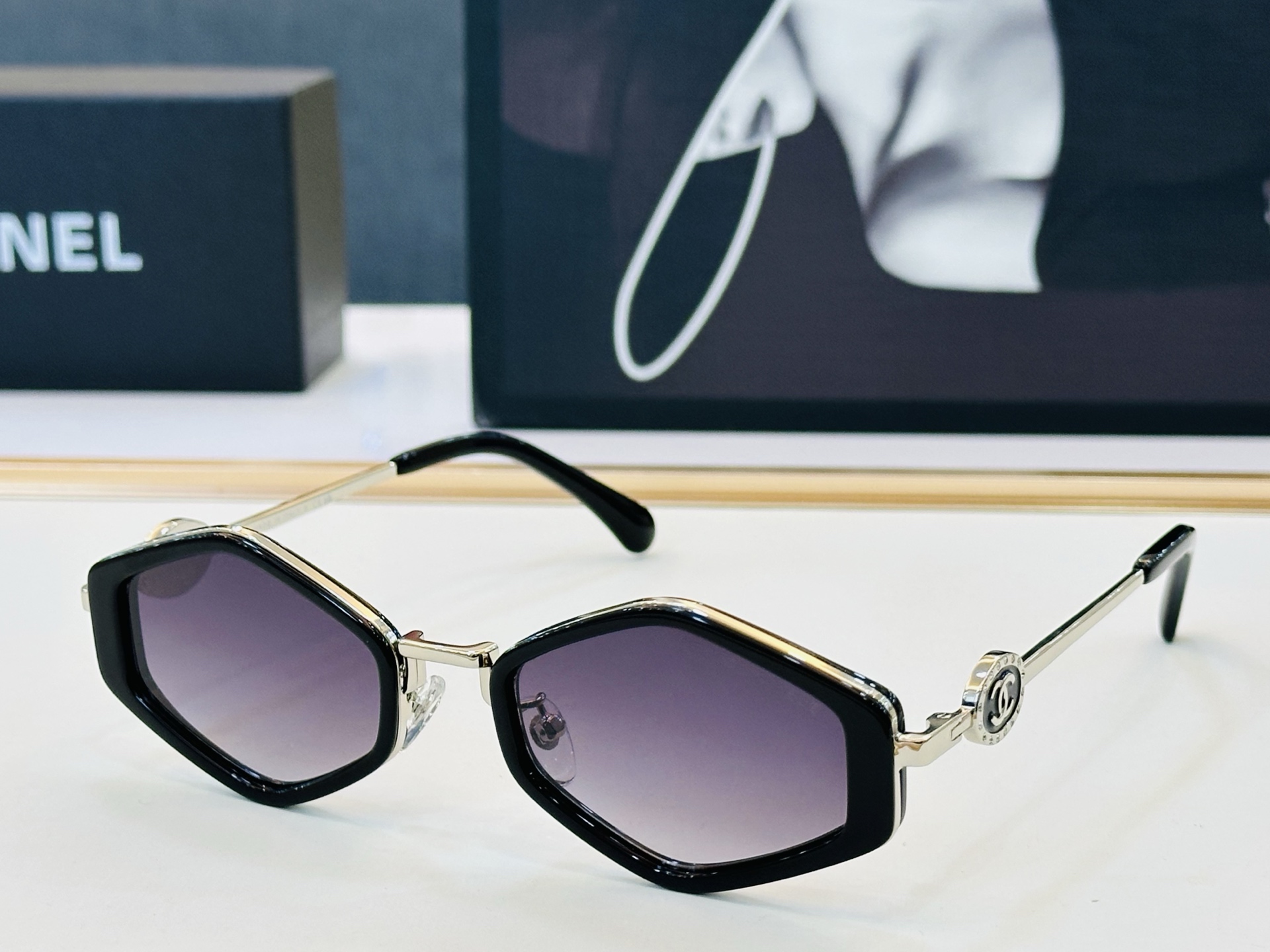 NO:953876,[CHANE*/香家] MODEL: CH7295B Perfect quality Size52 mouth 21-142 Unique design b sunglasses glasses sunglasses sunglasses, glasses, chanel, chanel19860909【CHANE*/香家】MODEL: CH7295B 完美品质 Size52口21-142 独特设计 b太阳镜 眼镜墨镜太阳镜,眼镜,chanel,chanel,glasses