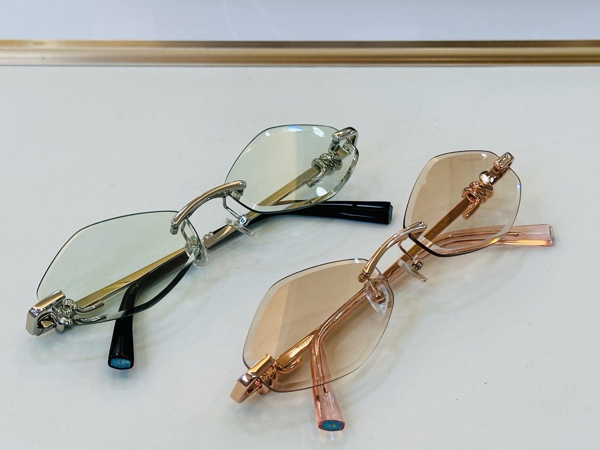 蒂芙家 Tiffany & CO. TF2021L Size：57口19-145  时尚太阳镜架 👍b多色可选 太阳镜 