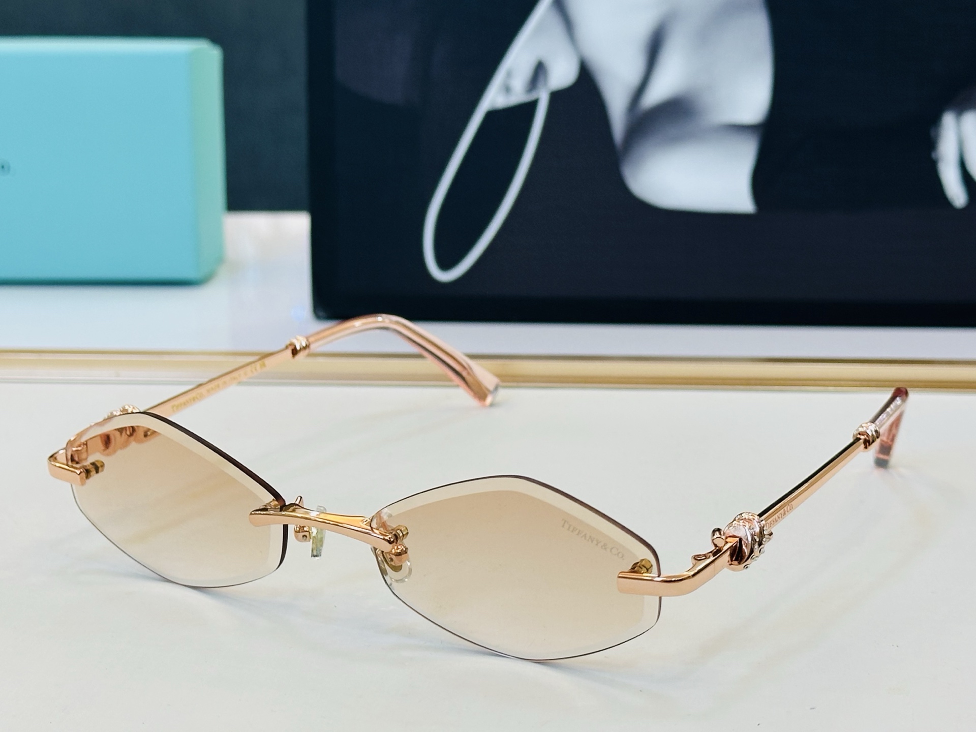 蒂芙家 Tiffany & CO. TF2021L Size：57口19-145  时尚太阳镜架 👍b多色可选 太阳镜 