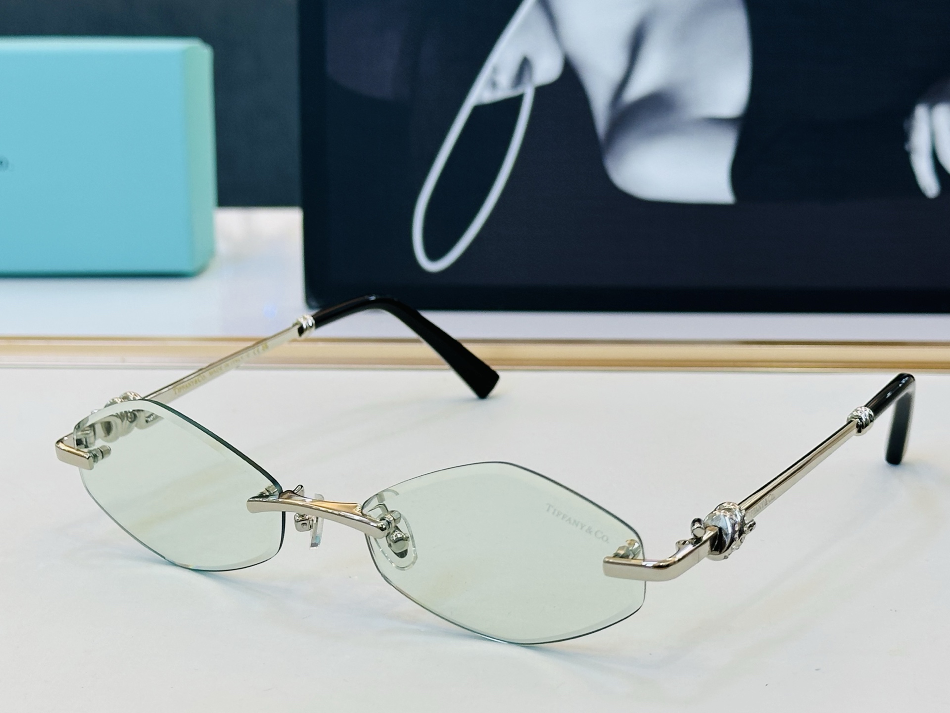 蒂芙家 Tiffany & CO. TF2021L Size：57口19-145  时尚太阳镜架 👍b多色可选 太阳镜 