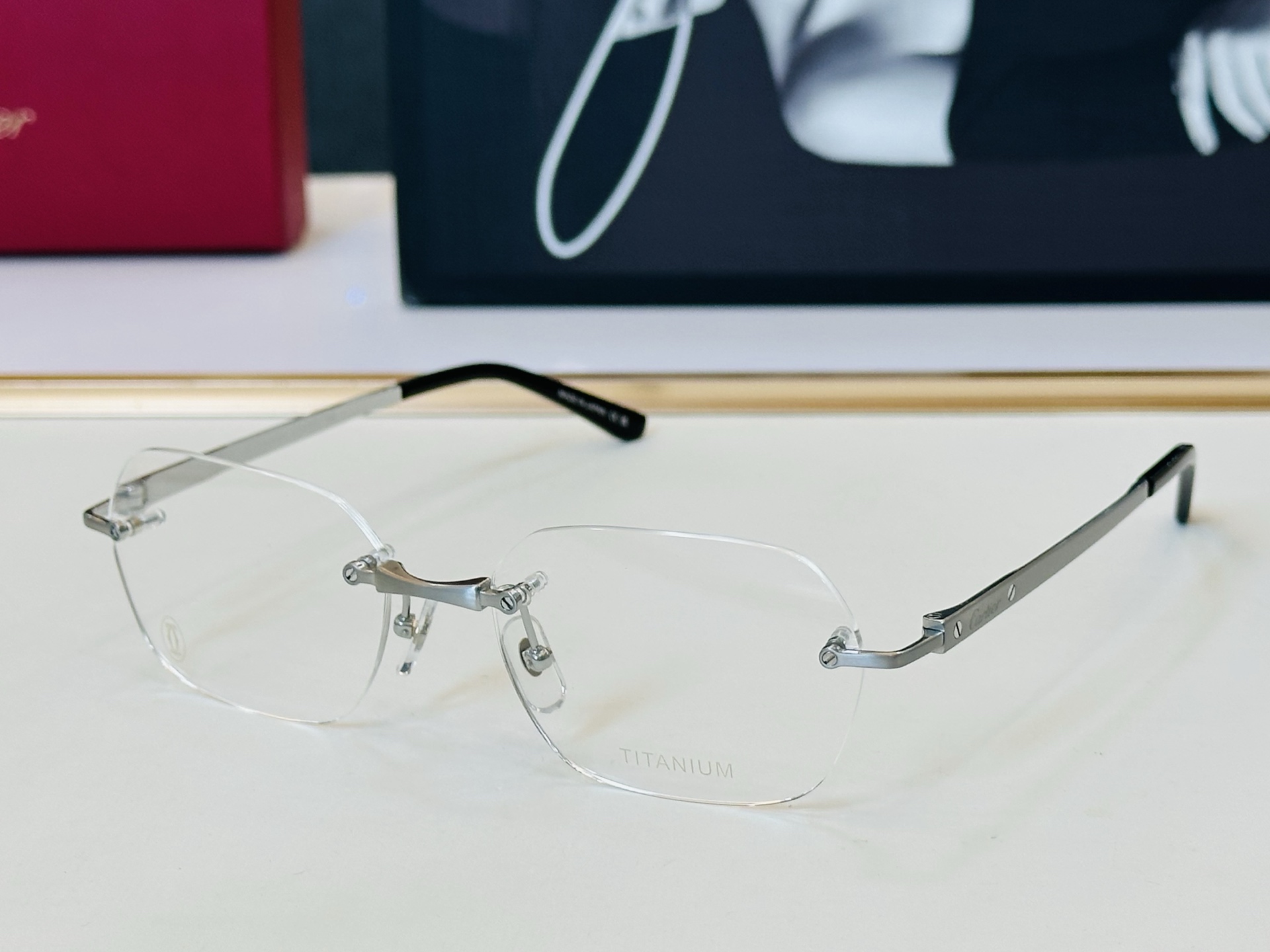 Cartier-卡家 ✨CT0407O Size：57口18-145 不挑脸型 简约大气 时尚休闲 钛架👌👃W框型简约 