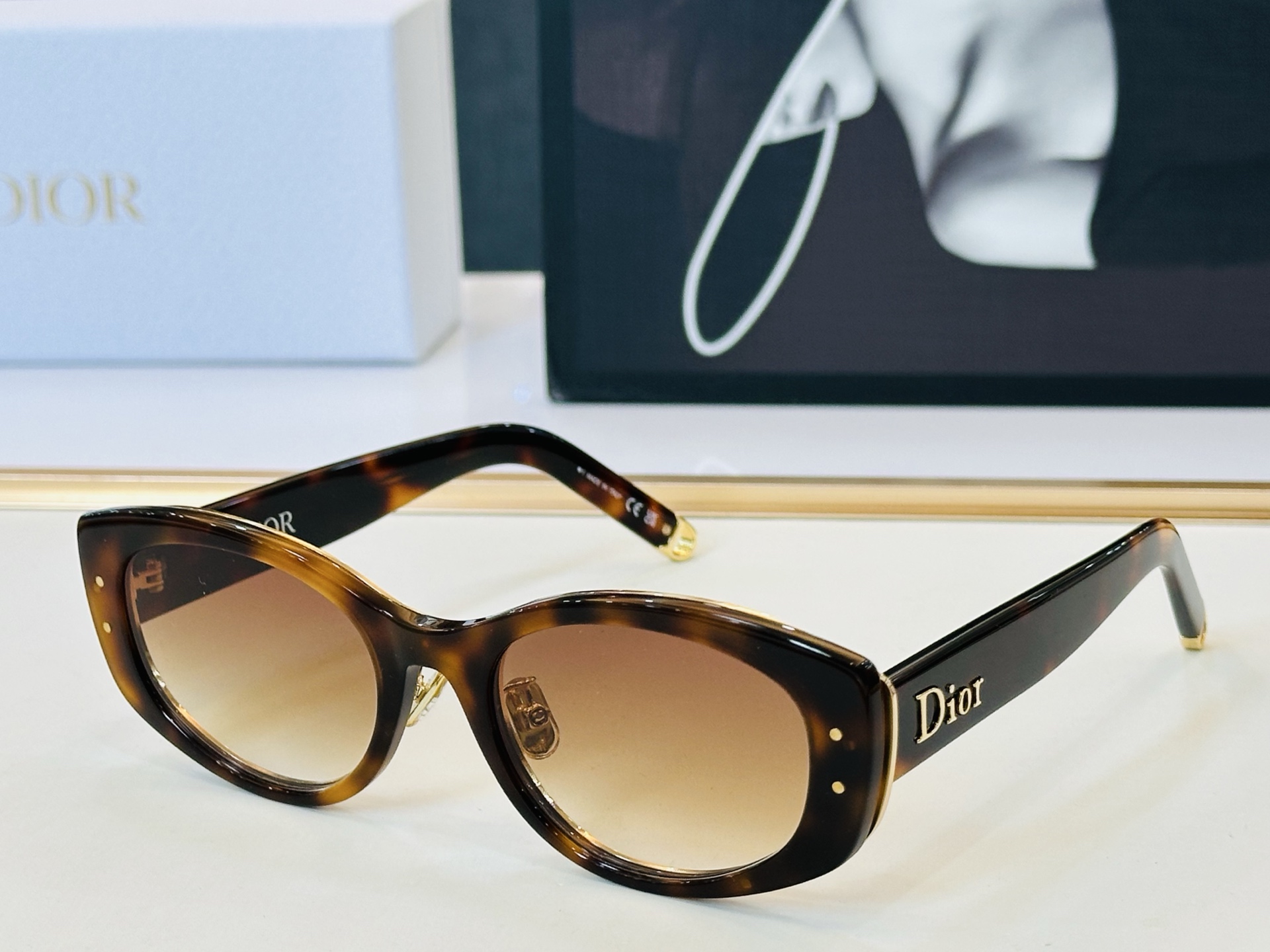 🔻🔻🔻DIO* 迪家 B1U Size：52口20-140 春夏款墨镜 😎🔆 FD搭配镜腿精致 质量上佳 