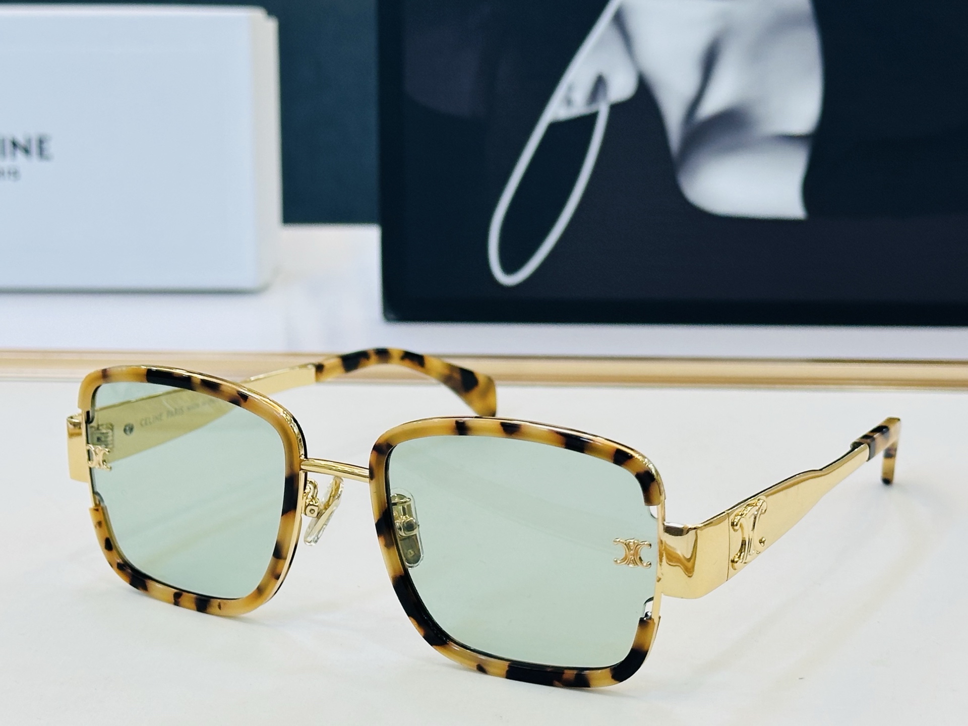 【CELINE】赛琳 CL40336F Size：55口23-145 一直热销的款式，欧美风 光泽度好  L工艺超赞 👍