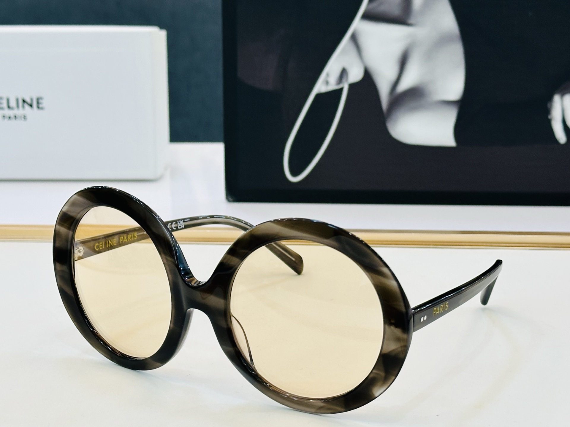 【CELINE】赛琳 CL40345 Size：60口24-130  一直热销的款式 欧美风 光泽度好 质感强  FD工