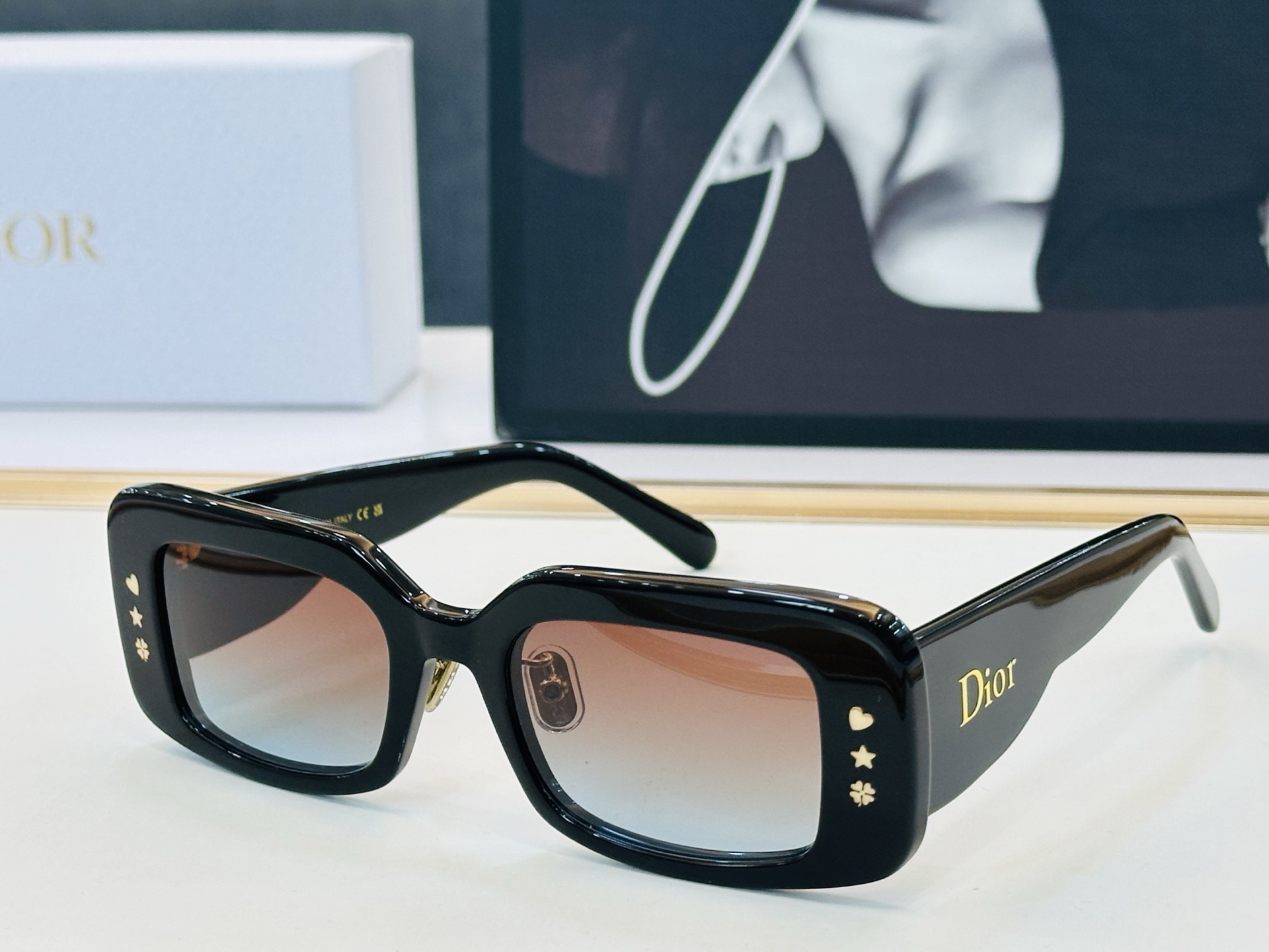 🔻🔻🔻DIO* 迪家 S1I   Size：52口21-145  春夏款墨镜 😎🔆🔥🔥搭配镜腿精致款 F质量上佳 
