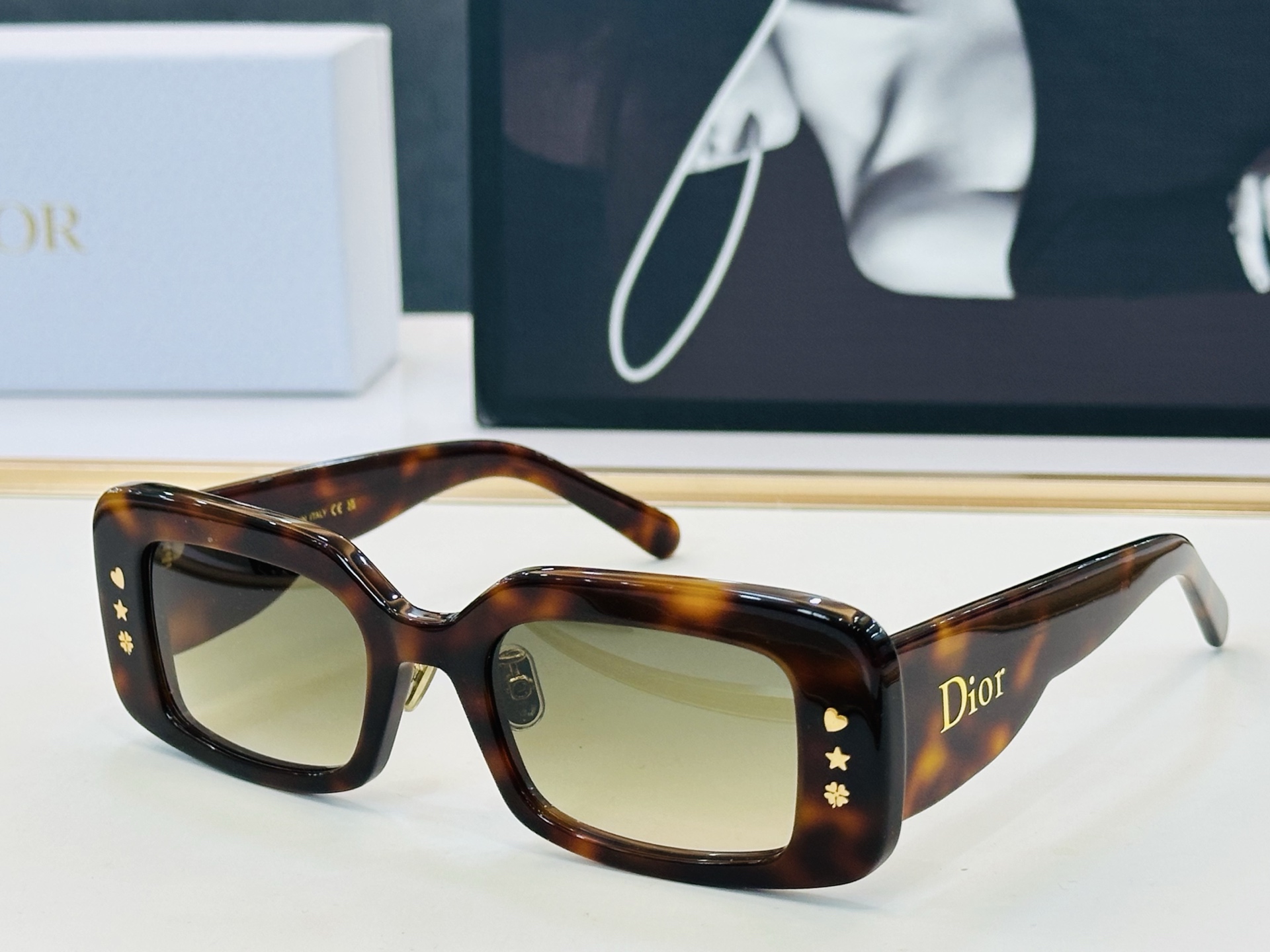 🔻🔻🔻DIO* 迪家 S1I   Size：52口21-145  春夏款墨镜 😎🔆🔥🔥搭配镜腿精致款 F质量上佳 
