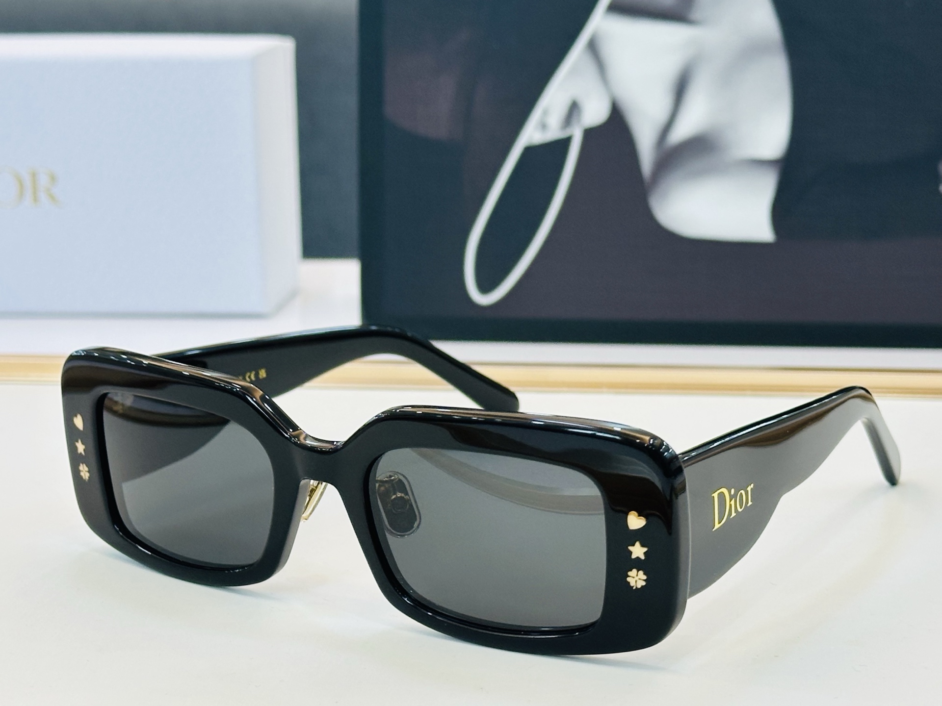 🔻🔻🔻DIO* 迪家 S1I   Size：52口21-145  春夏款墨镜 😎🔆🔥🔥搭配镜腿精致款 F质量上佳 