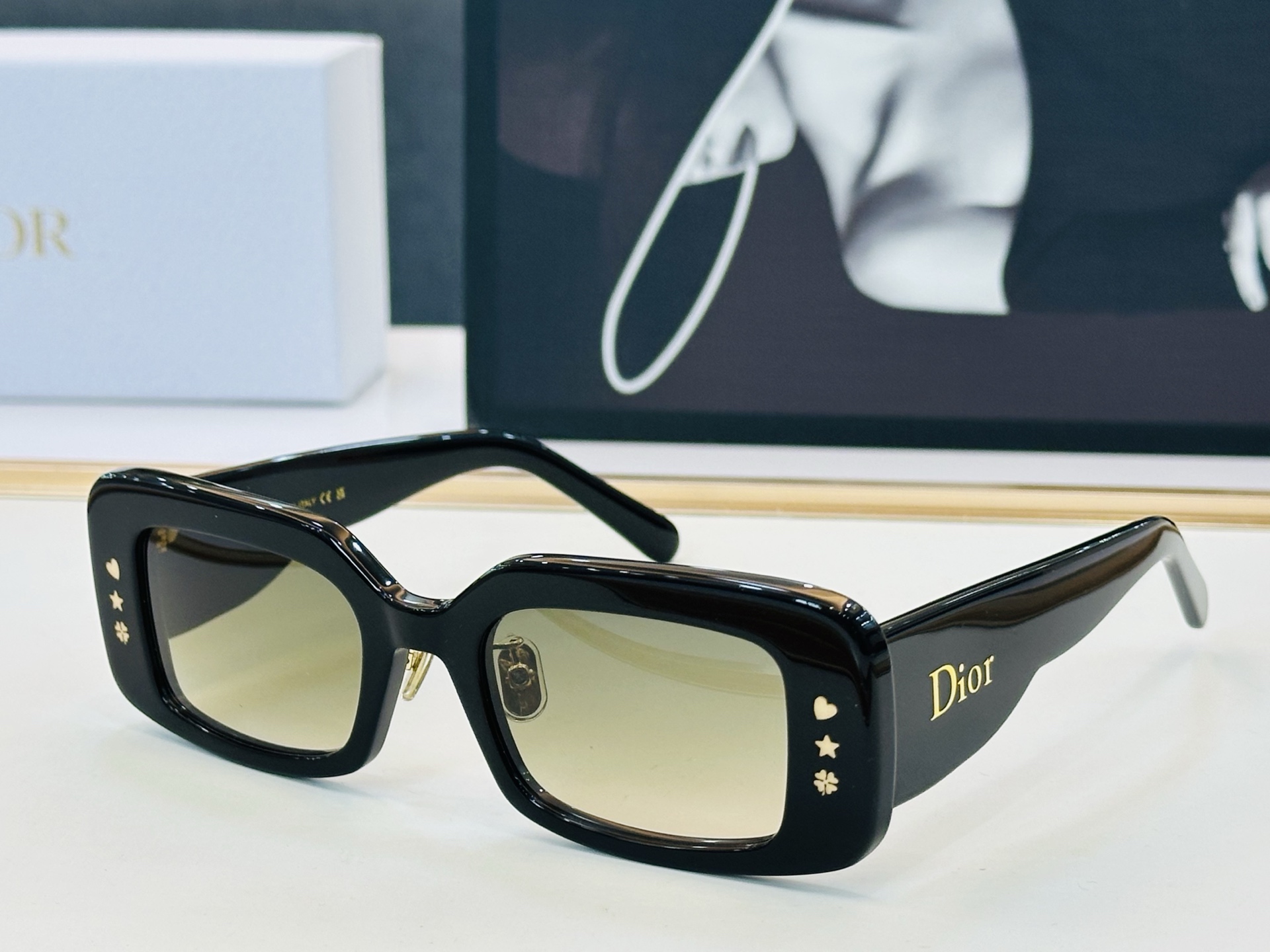 🔻🔻🔻DIO* 迪家 S1I   Size：52口21-145  春夏款墨镜 😎🔆🔥🔥搭配镜腿精致款 F质量上佳 