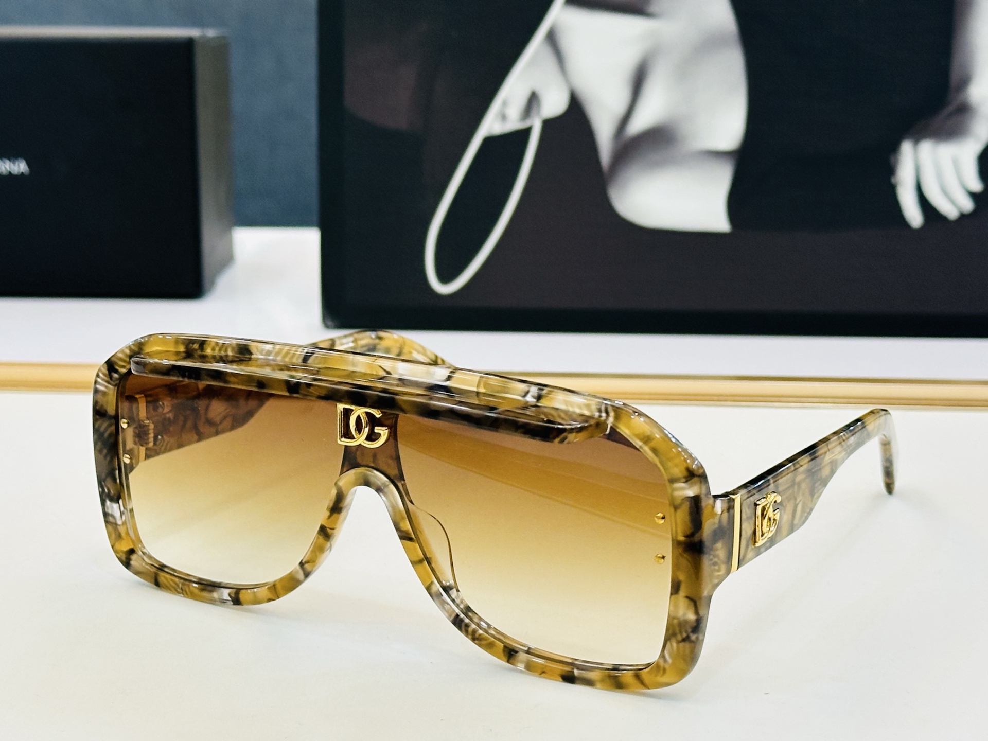 DOLCE&GABBANA* 杜家 DG6205 Size：63口11-145 质量杠杠的 👍喜欢的快下手 b质感强  
