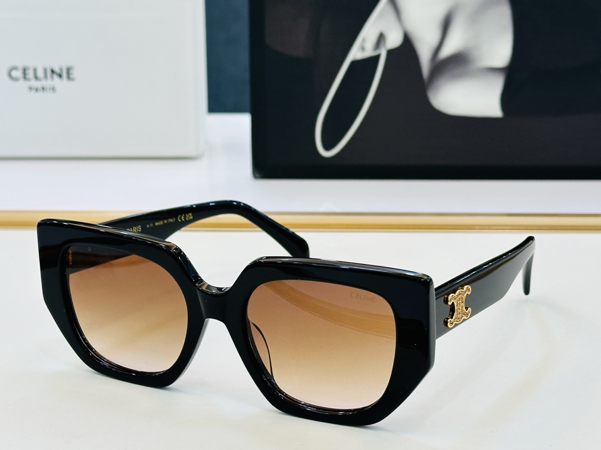 【CELINE】赛琳 CL40239U Size：54口20-145 一直热销的款式，欧美风 光泽度好  XL质感强  
