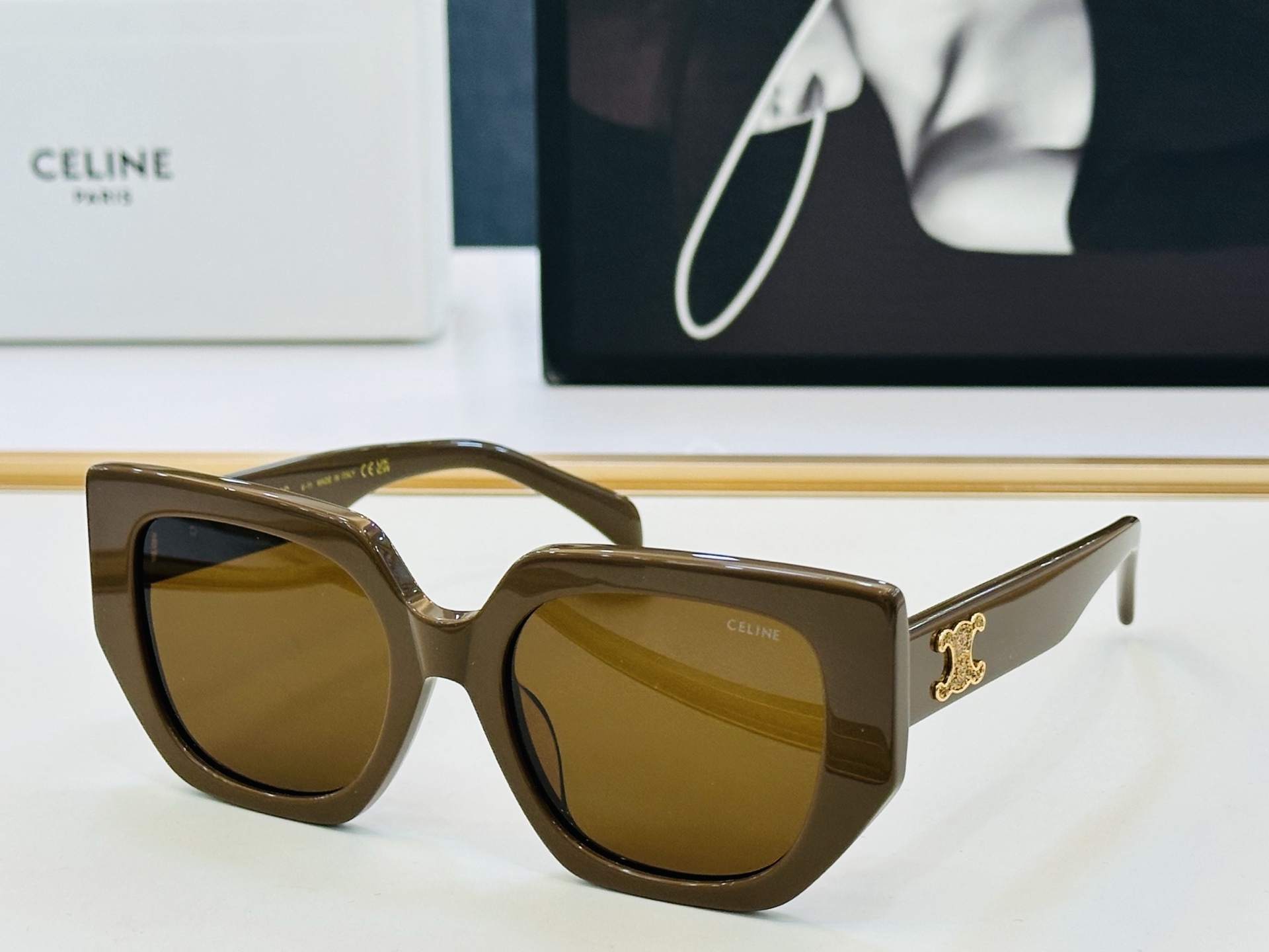 【CELINE】赛琳 CL40239U Size：54口20-145 一直热销的款式，欧美风 光泽度好  XL质感强  
