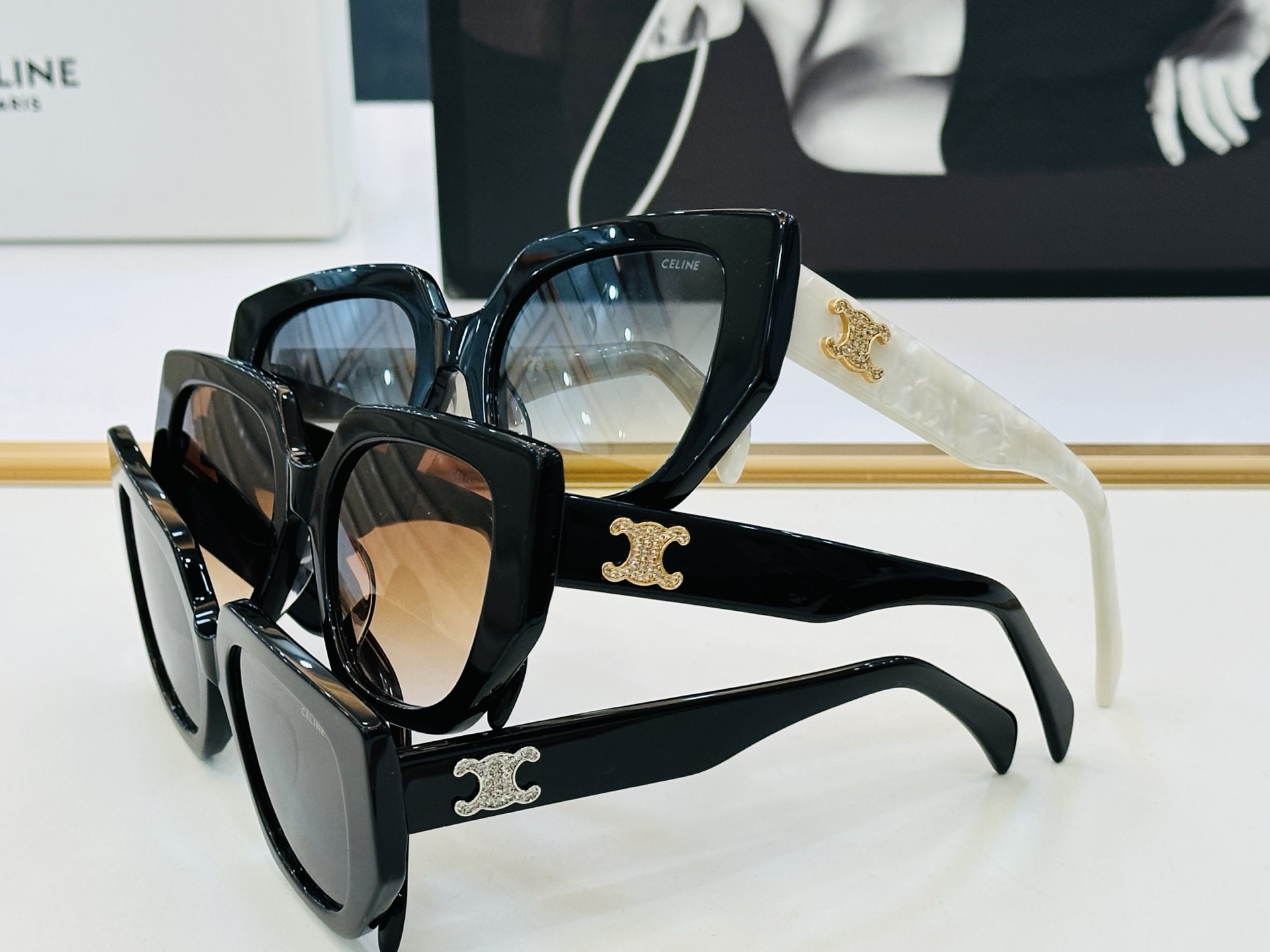 【CELINE】赛琳 CL40239U Size：54口20-145 一直热销的款式，欧美风 光泽度好  XL质感强  